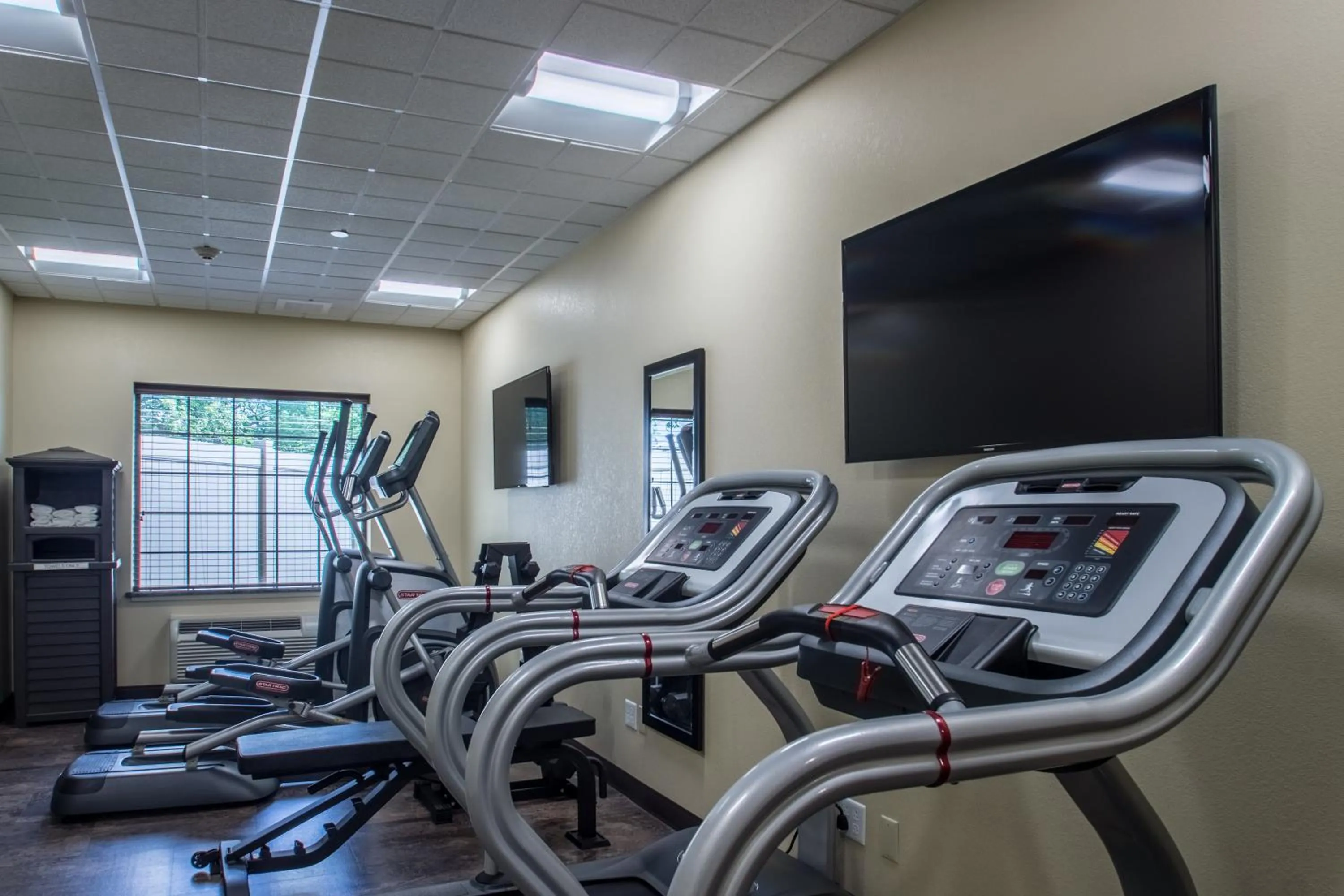 Fitness centre/facilities in Cobblestone Inn & Suites - St Marys
