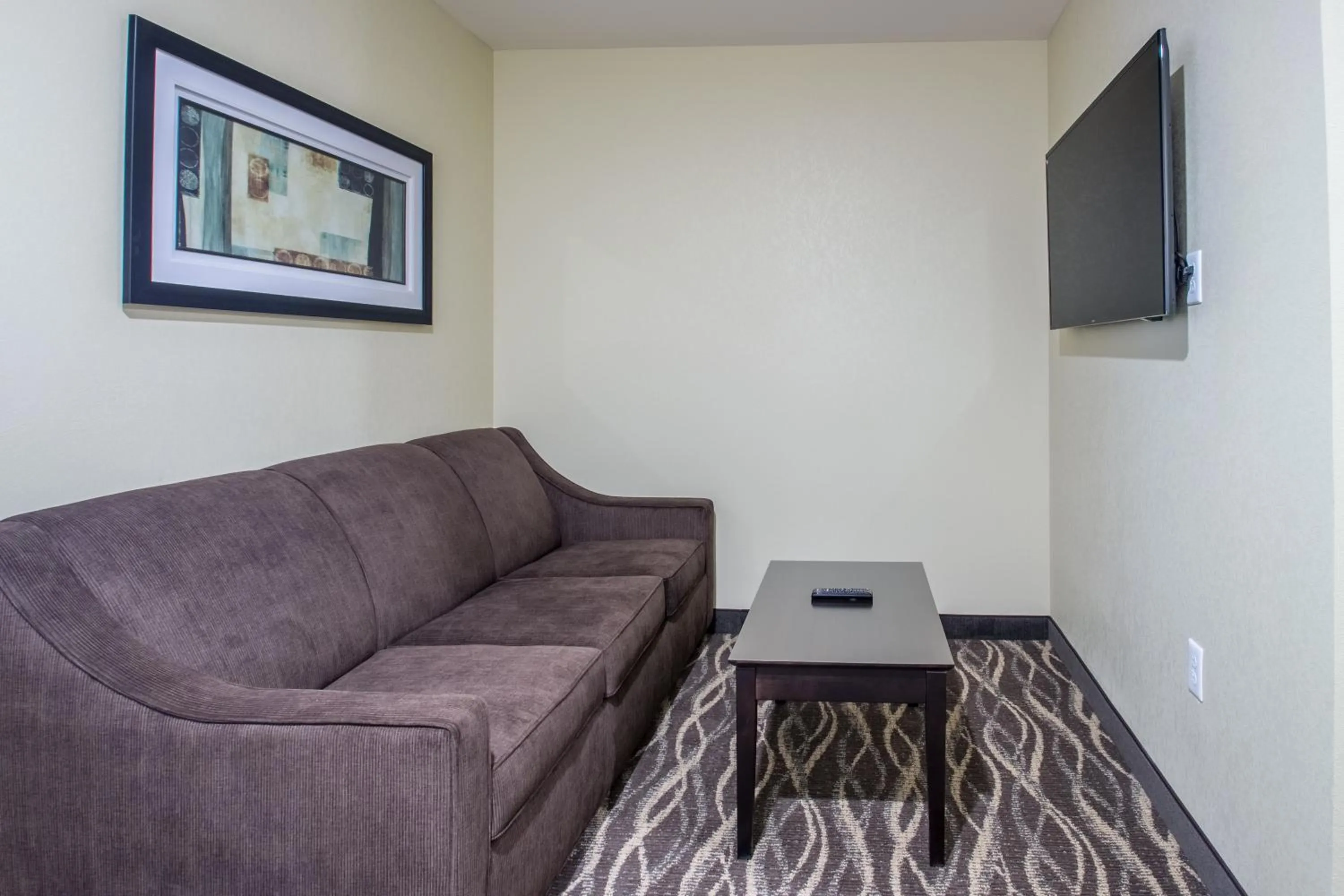 TV and multimedia in Cobblestone Inn & Suites - St Marys