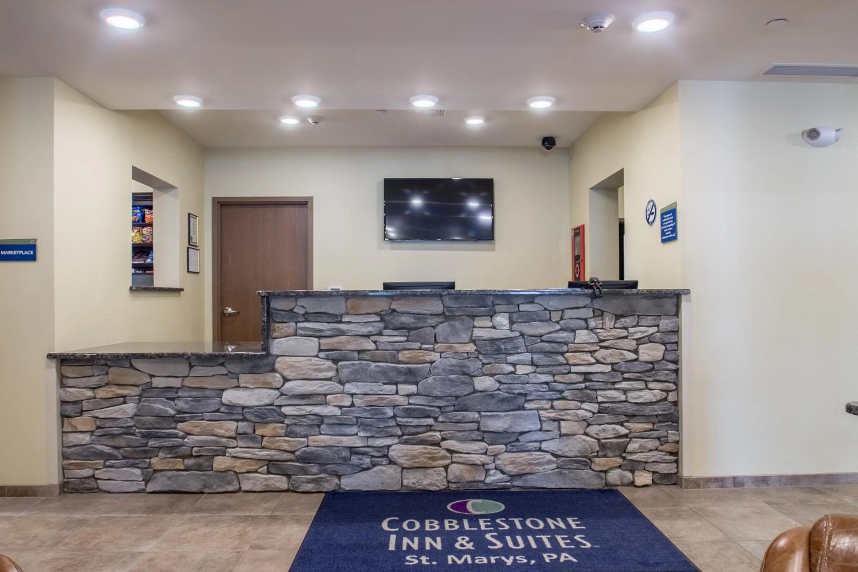Lobby or reception in Cobblestone Inn & Suites - St Marys