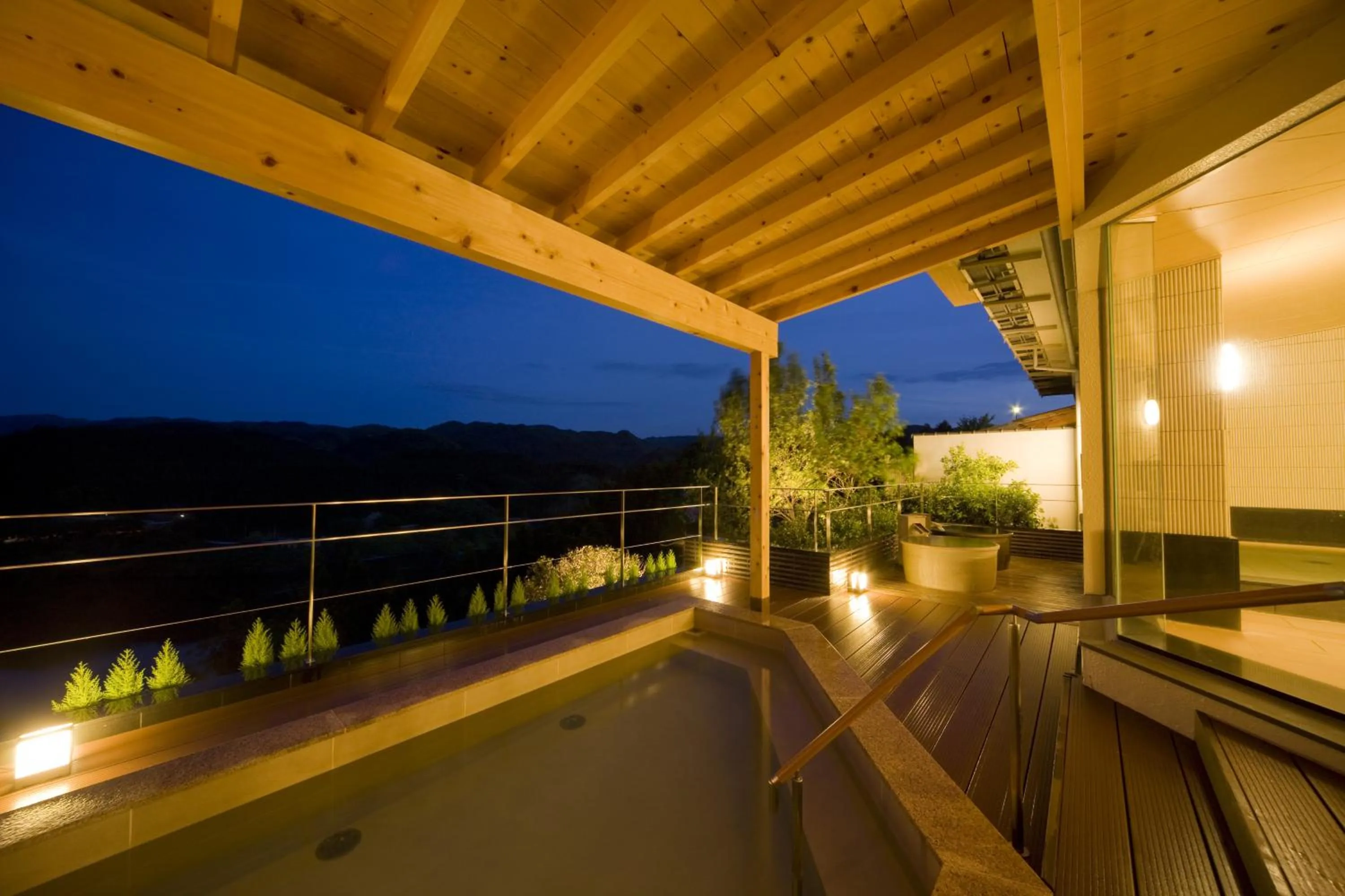 Open Air Bath in Shorenji Lake Hotel