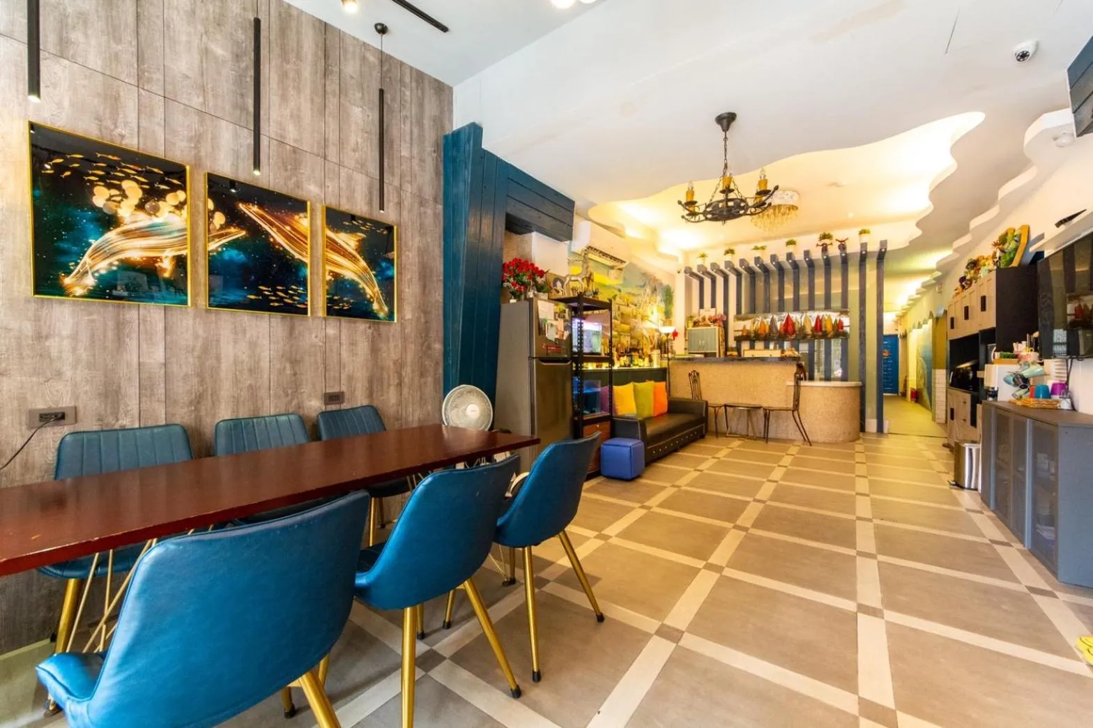 Lobby or reception in Long To Sea Again