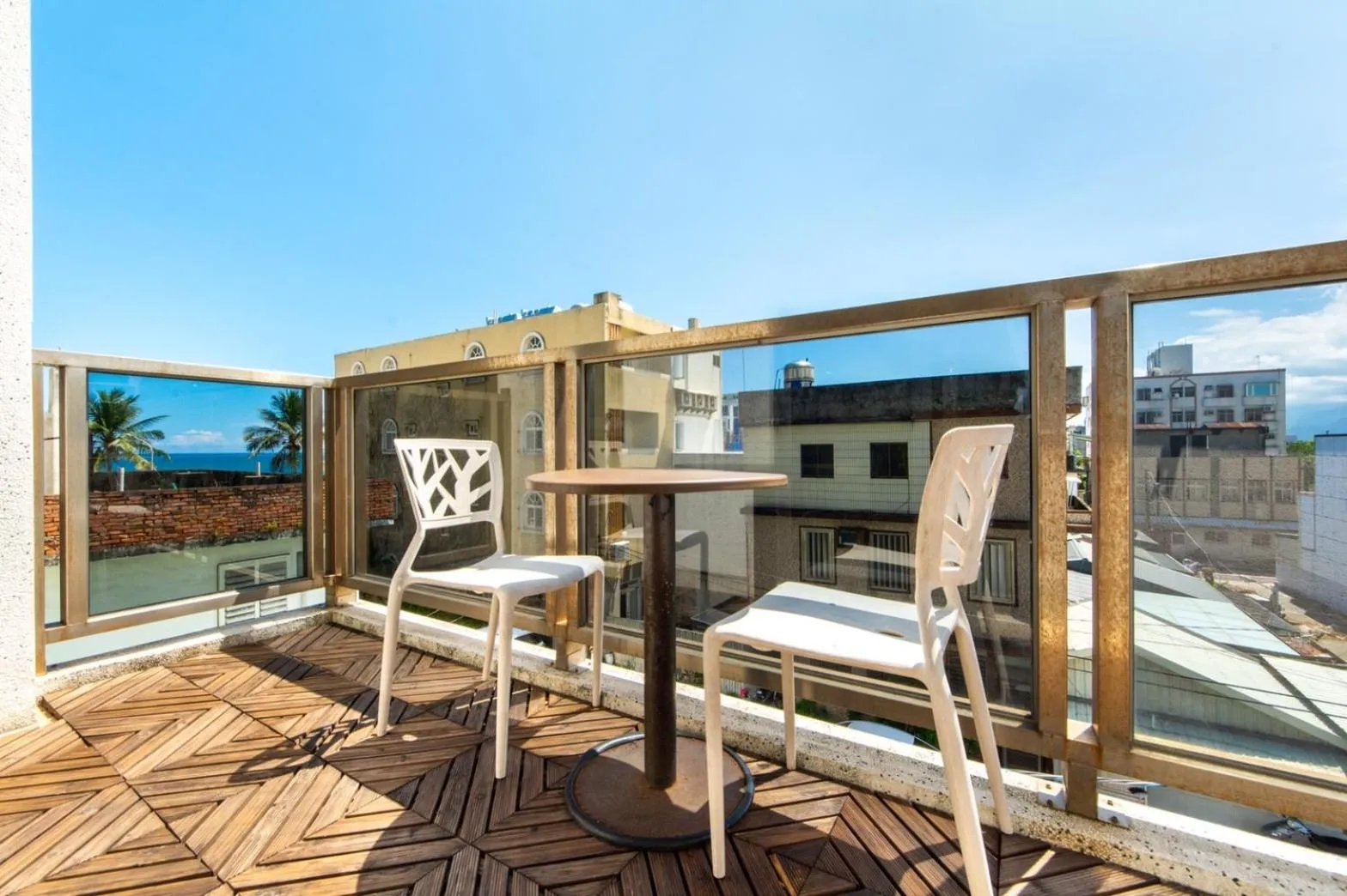 Balcony/Terrace in Long To Sea Again