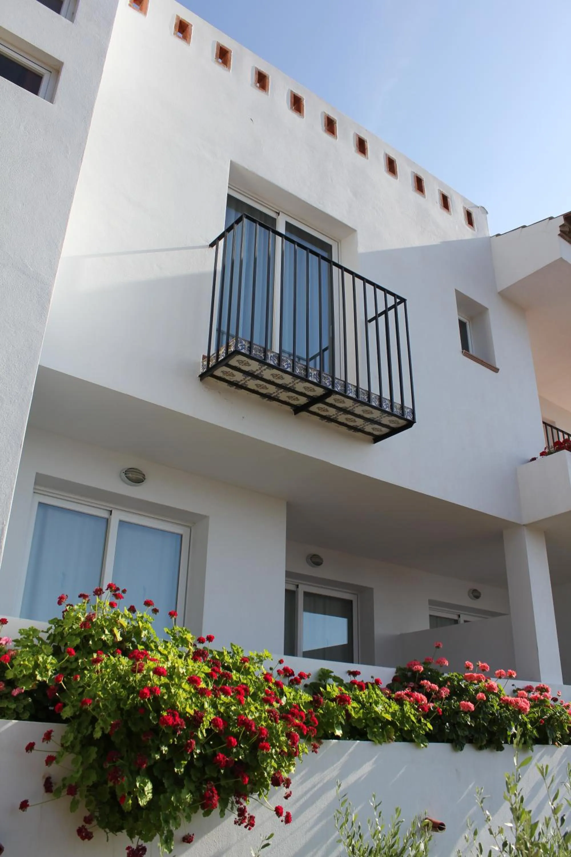 Facade/entrance in Aparthotel Puerto Mar