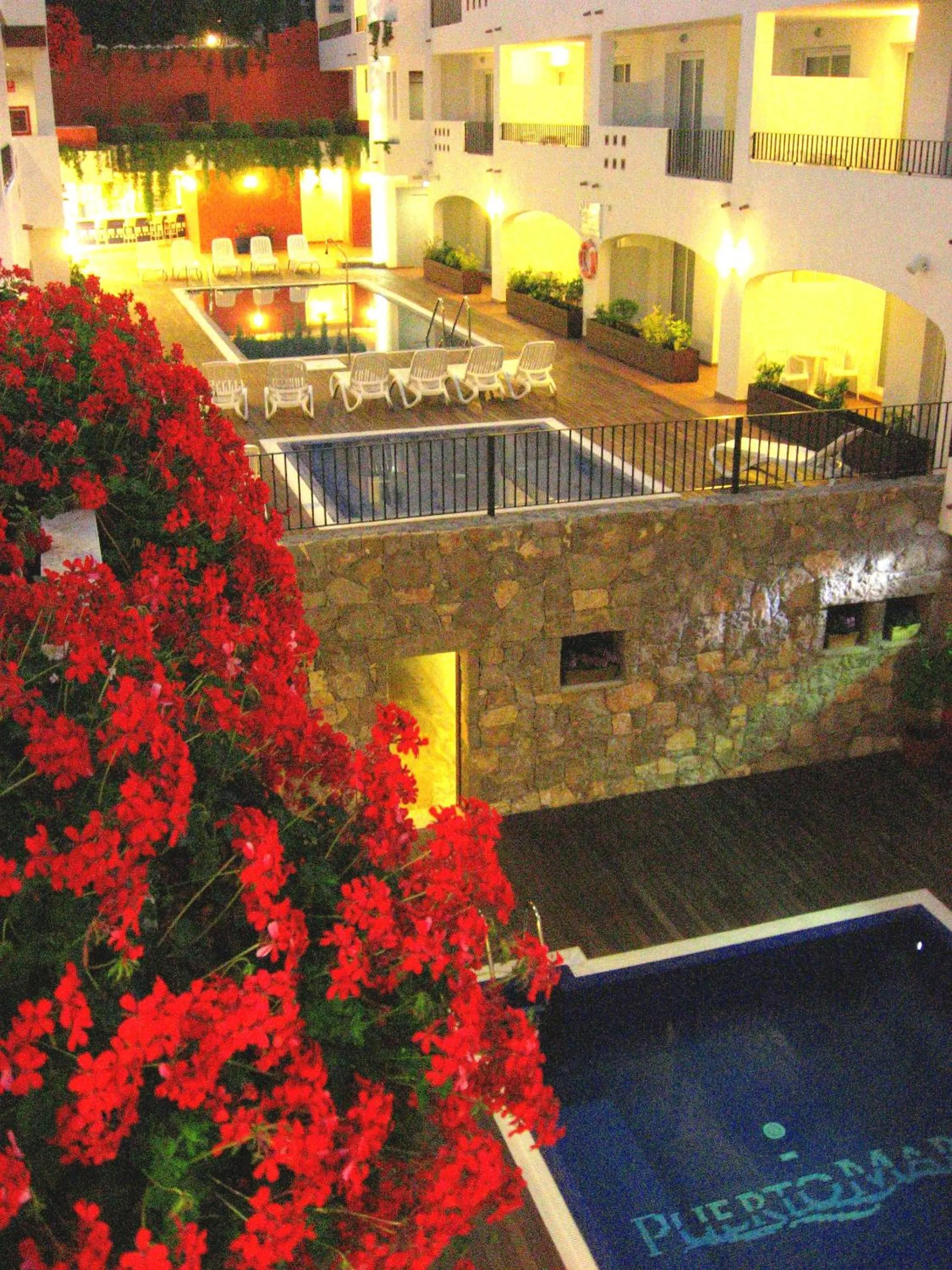 Swimming pool in Aparthotel Puerto Mar