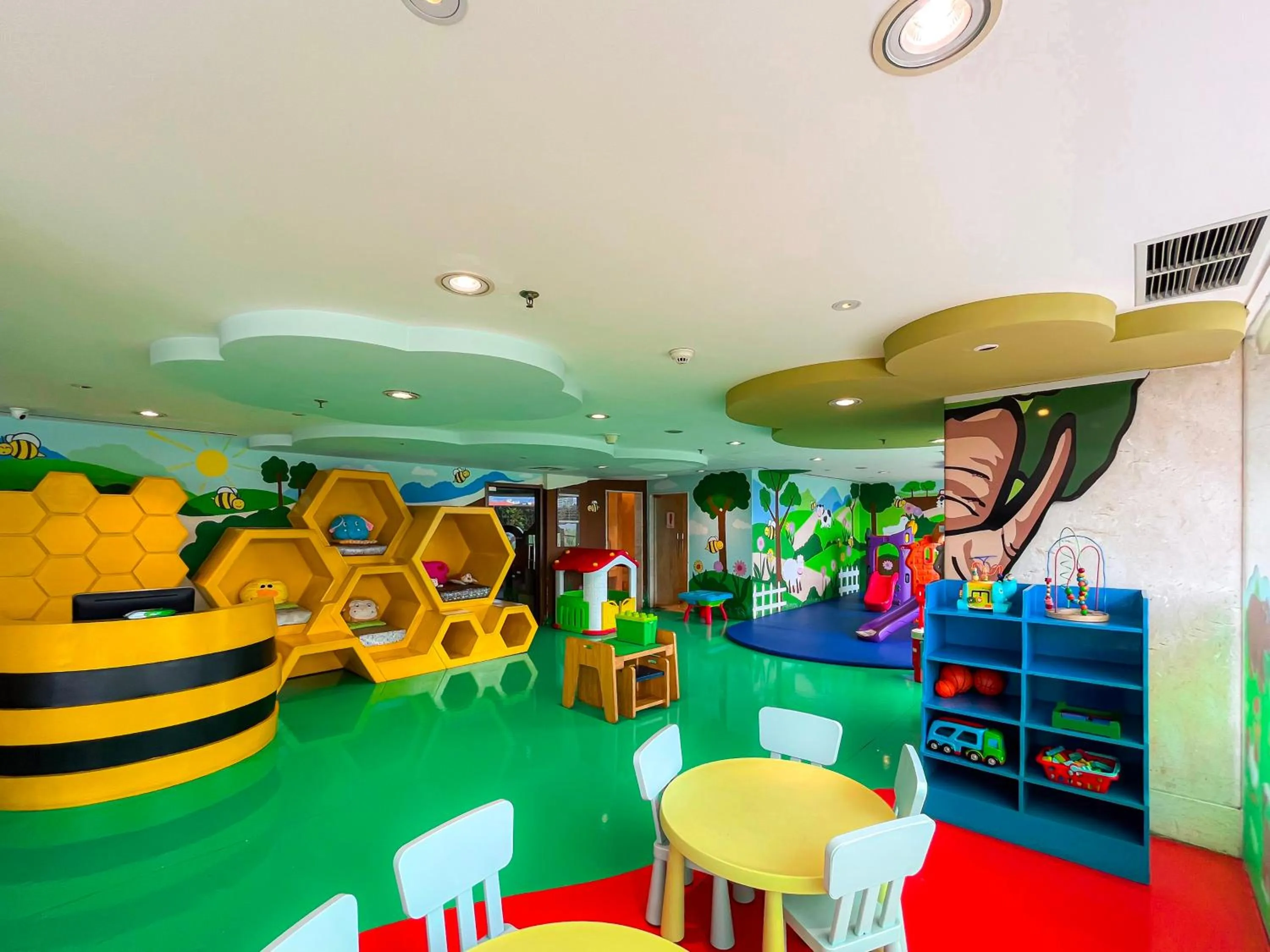 Area and facilities in Crowne Plaza Bandung by IHG