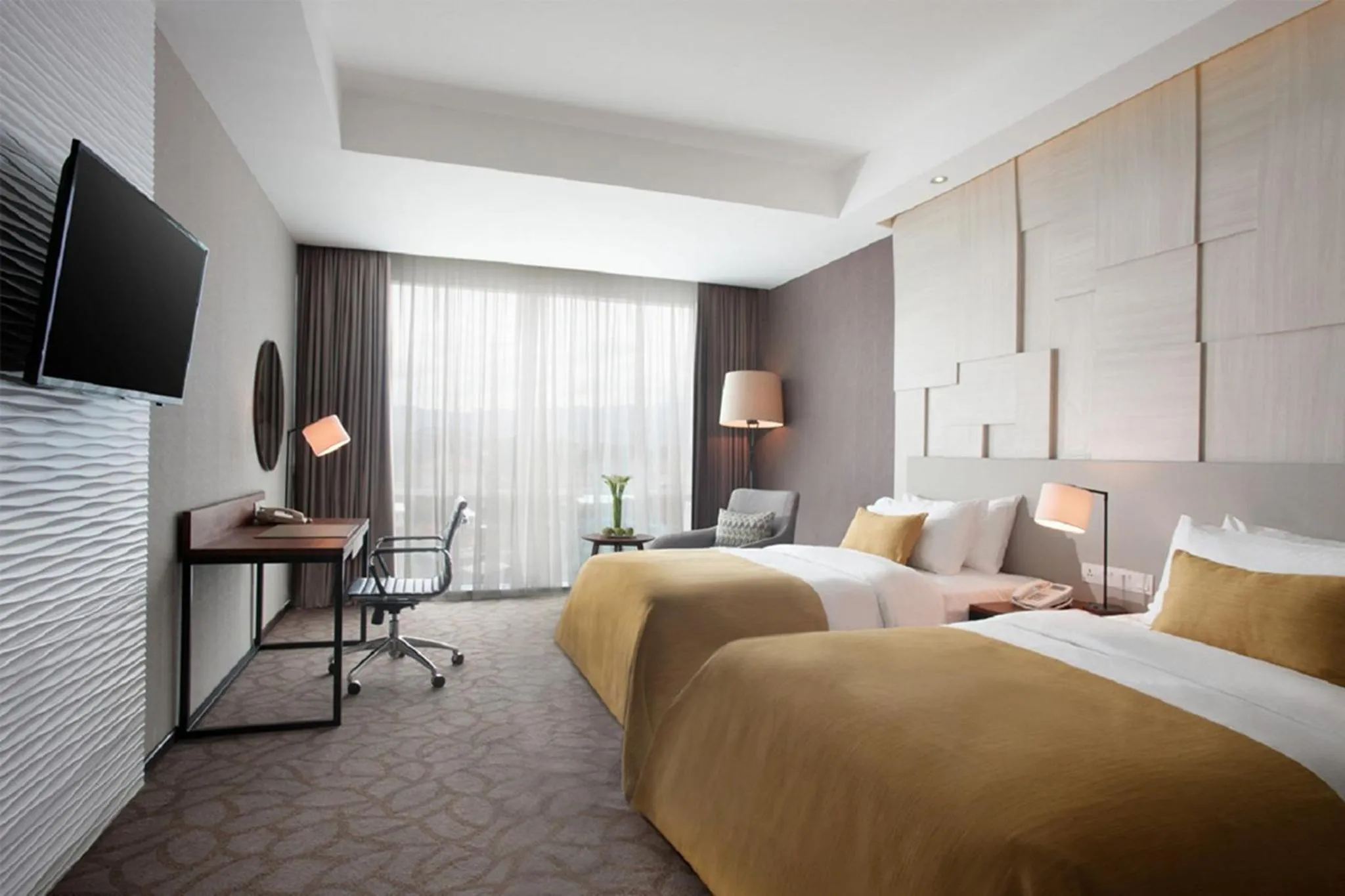 Photo of the whole room, Bed in Crowne Plaza Bandung by IHG