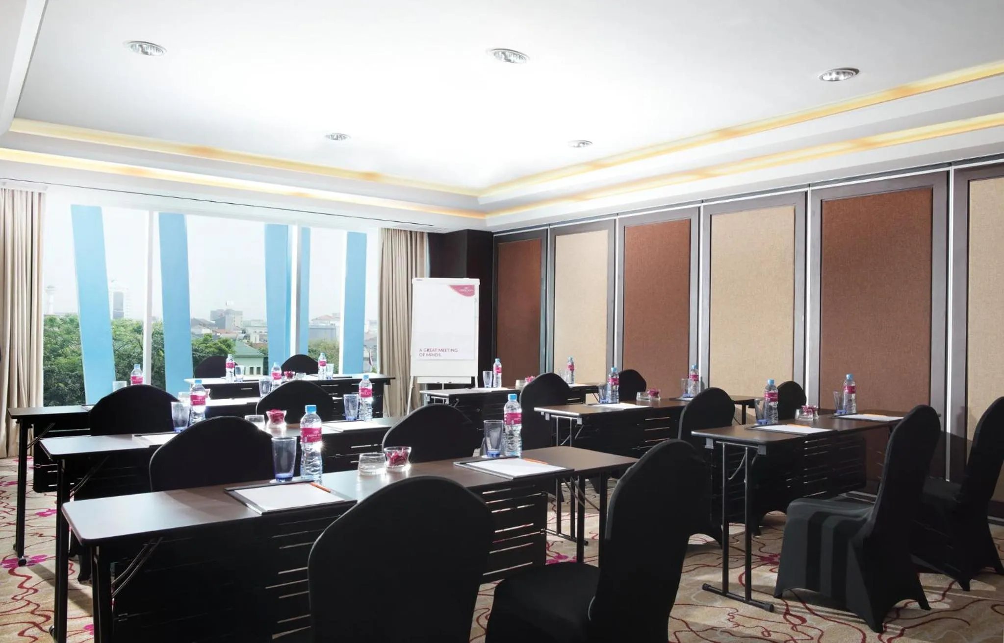 Meeting/conference room in Crowne Plaza Bandung by IHG