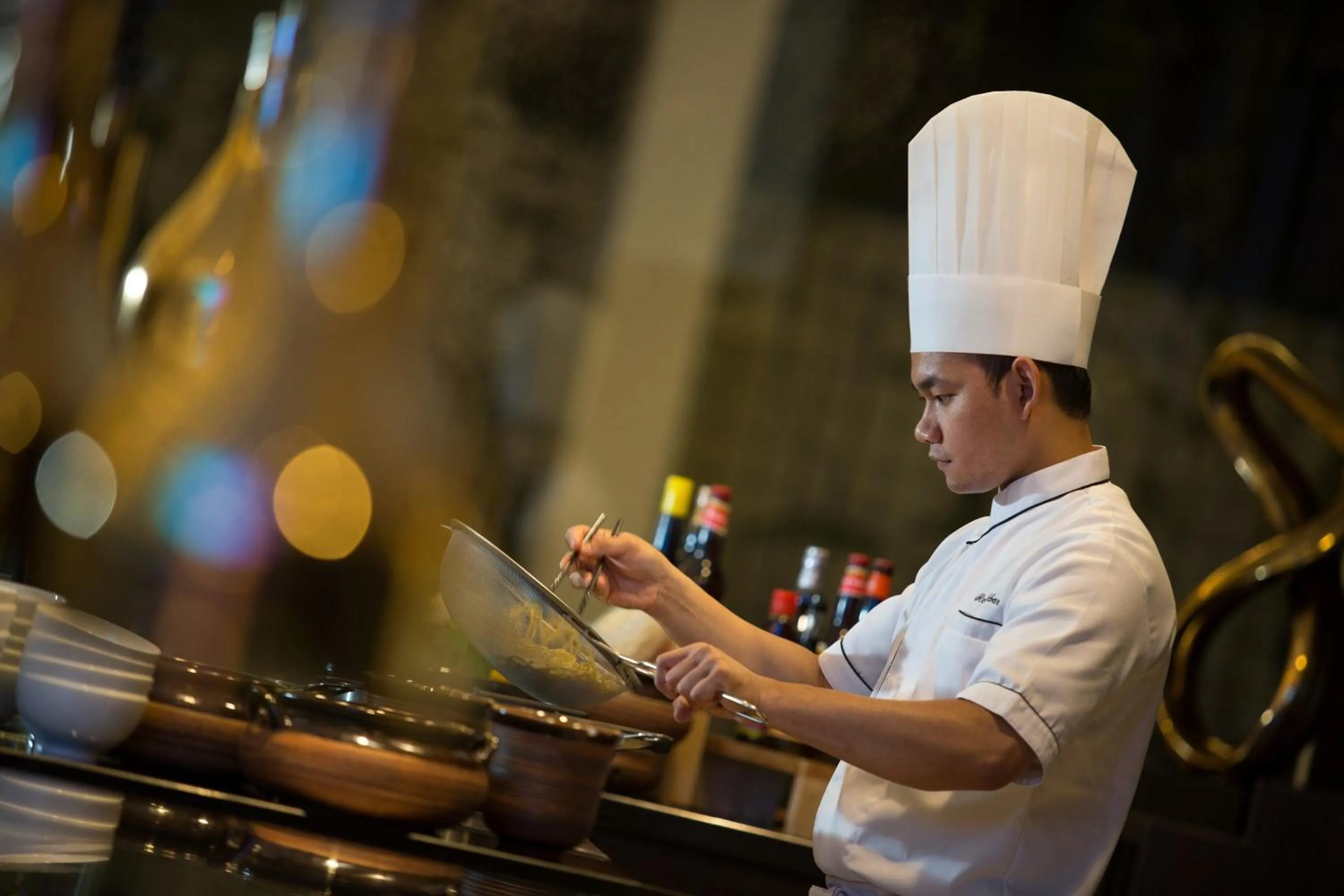 Restaurant/places to eat in Crowne Plaza Bandung by IHG