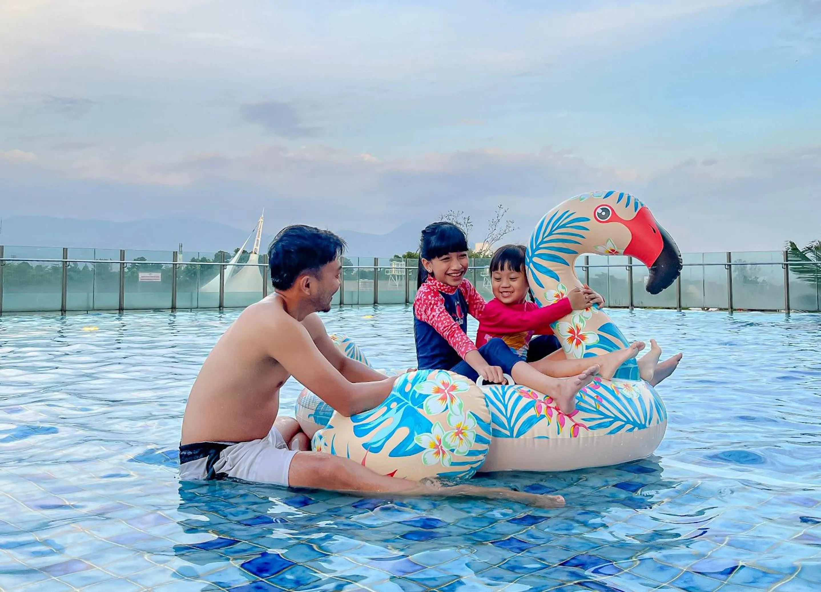 Swimming pool in Crowne Plaza Bandung by IHG