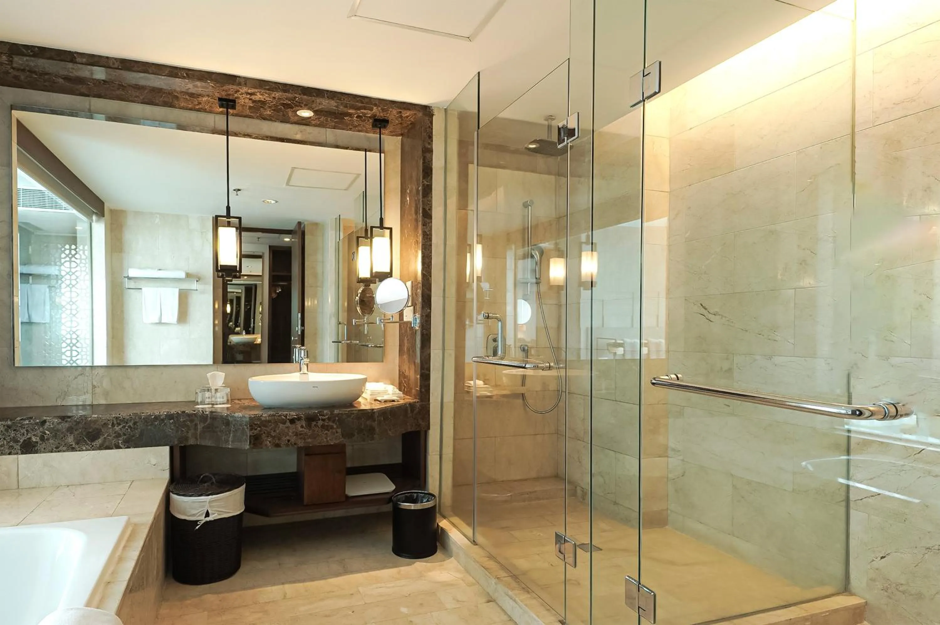 Photo of the whole room in Crowne Plaza Bandung by IHG