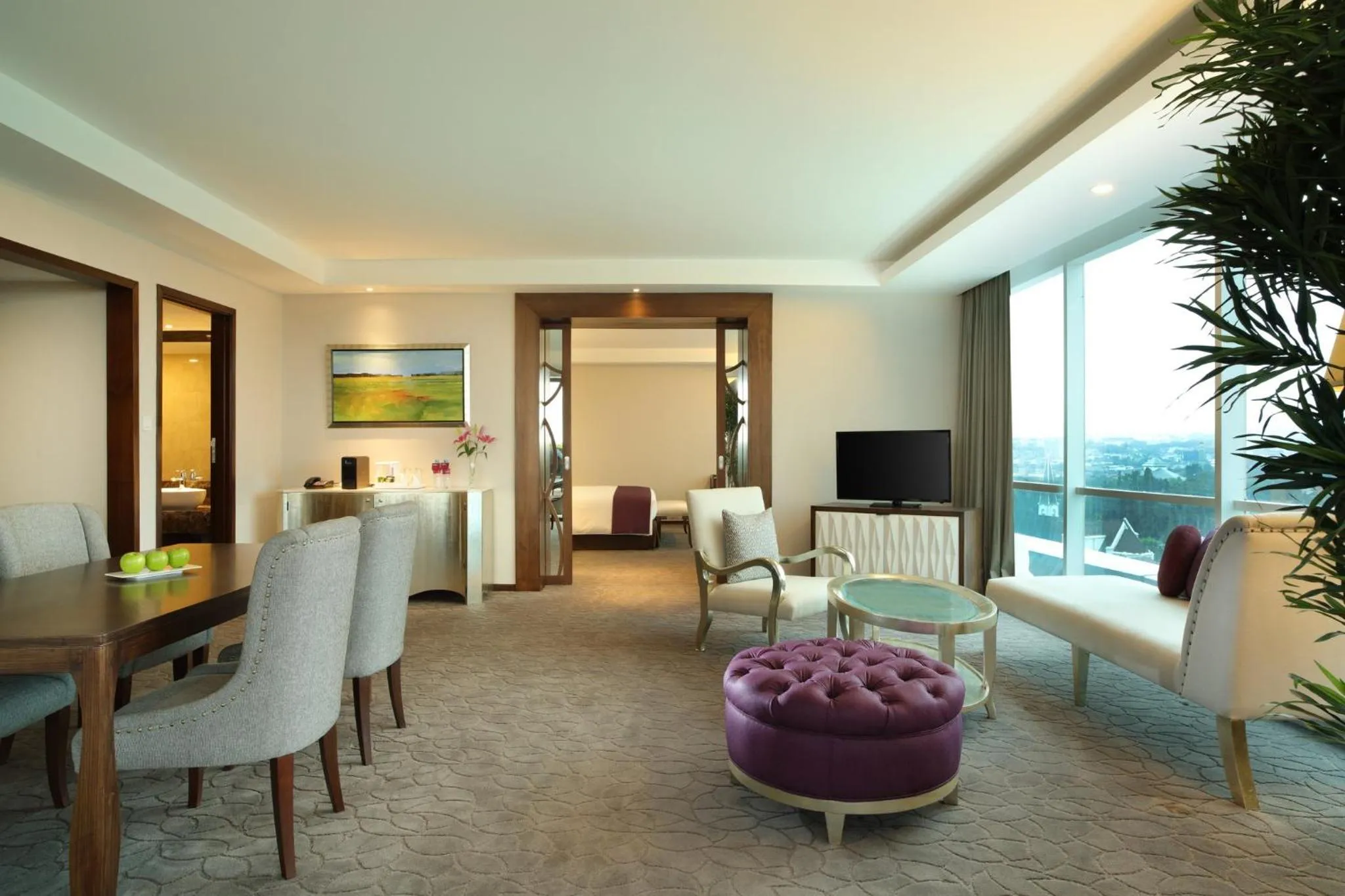 Photo of the whole room in Crowne Plaza Bandung by IHG