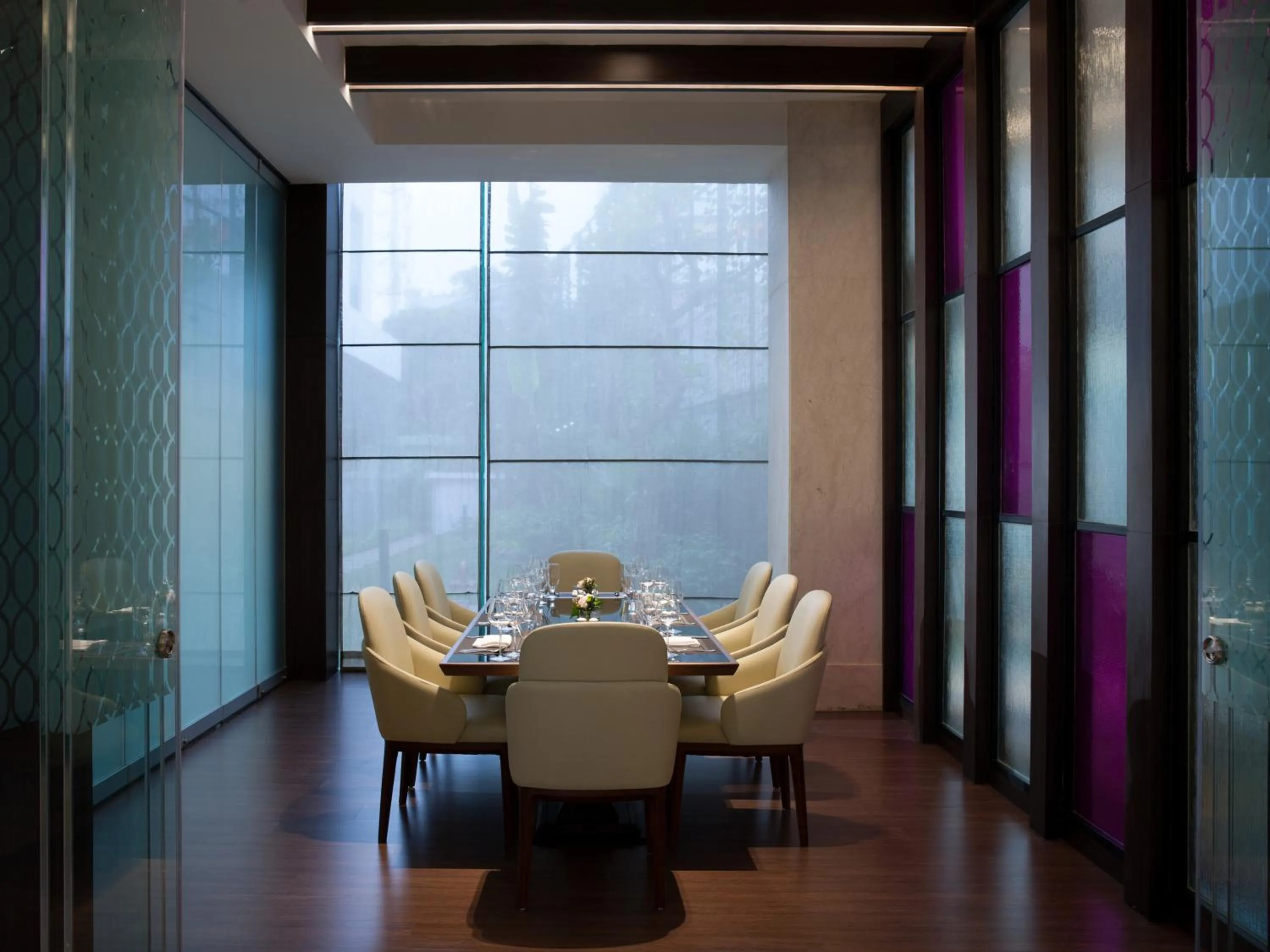 Restaurant/places to eat in Crowne Plaza Bandung by IHG