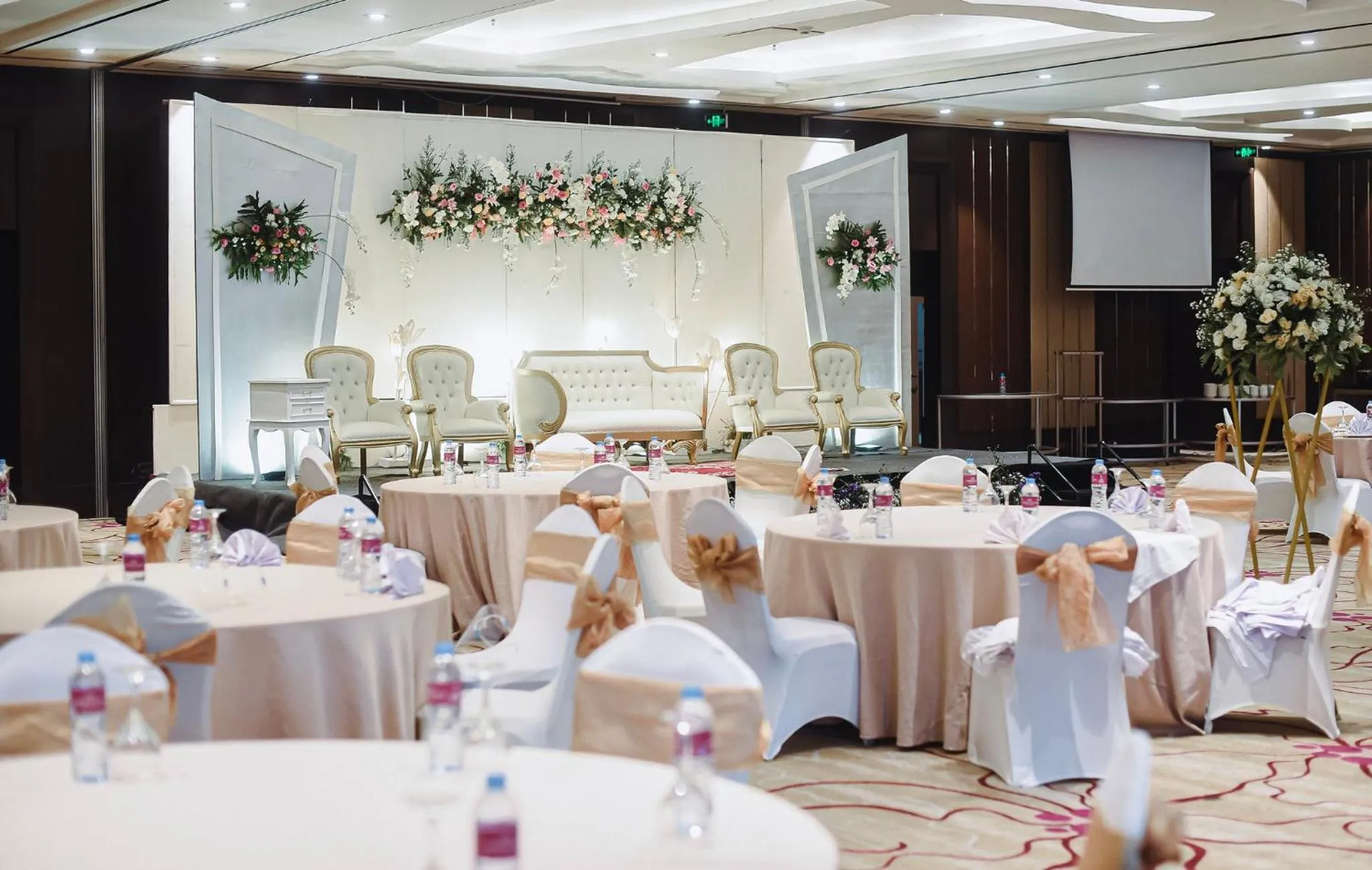 Meeting/conference room in Crowne Plaza Bandung by IHG