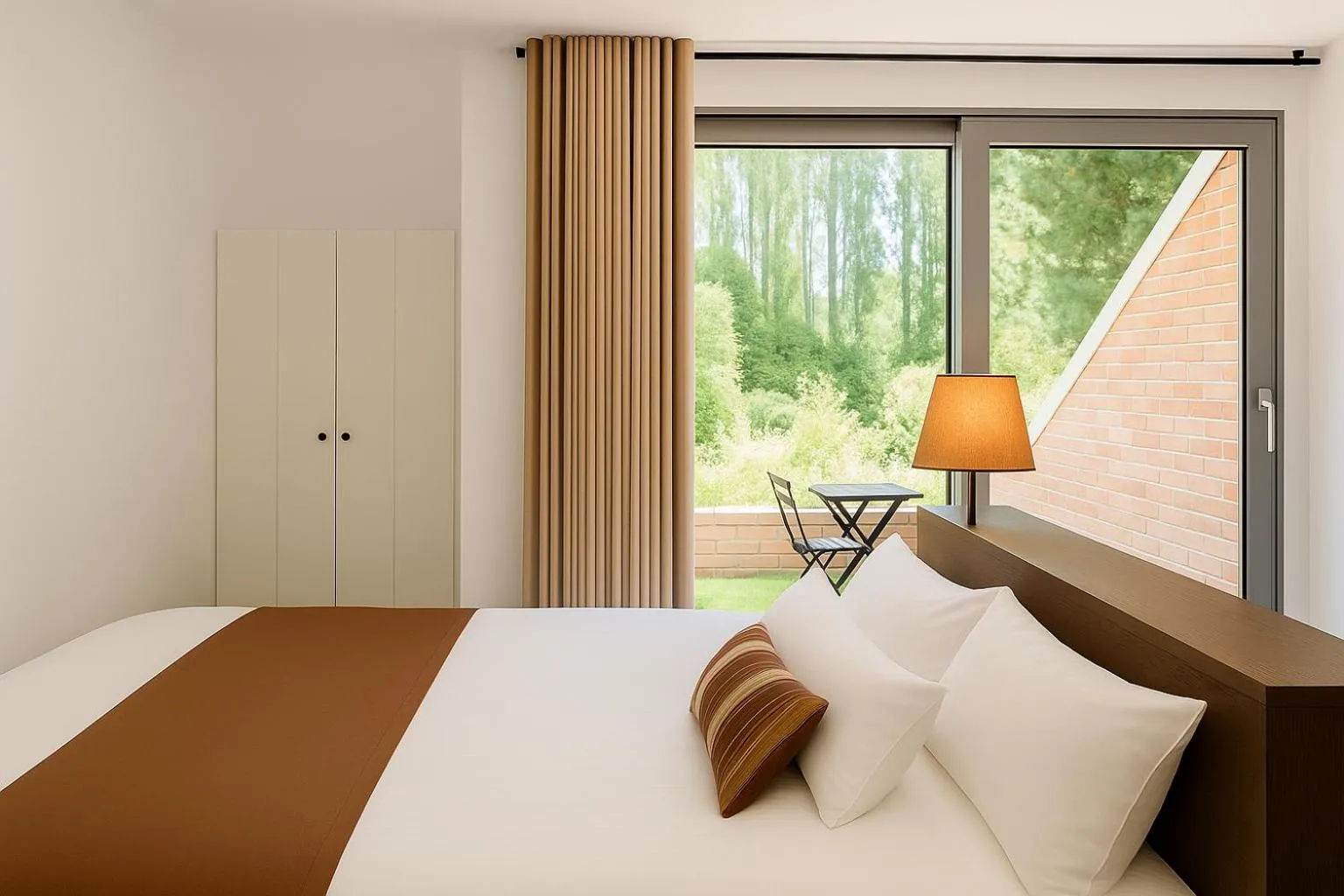 Bedroom, Bed in Espace Zen'ing