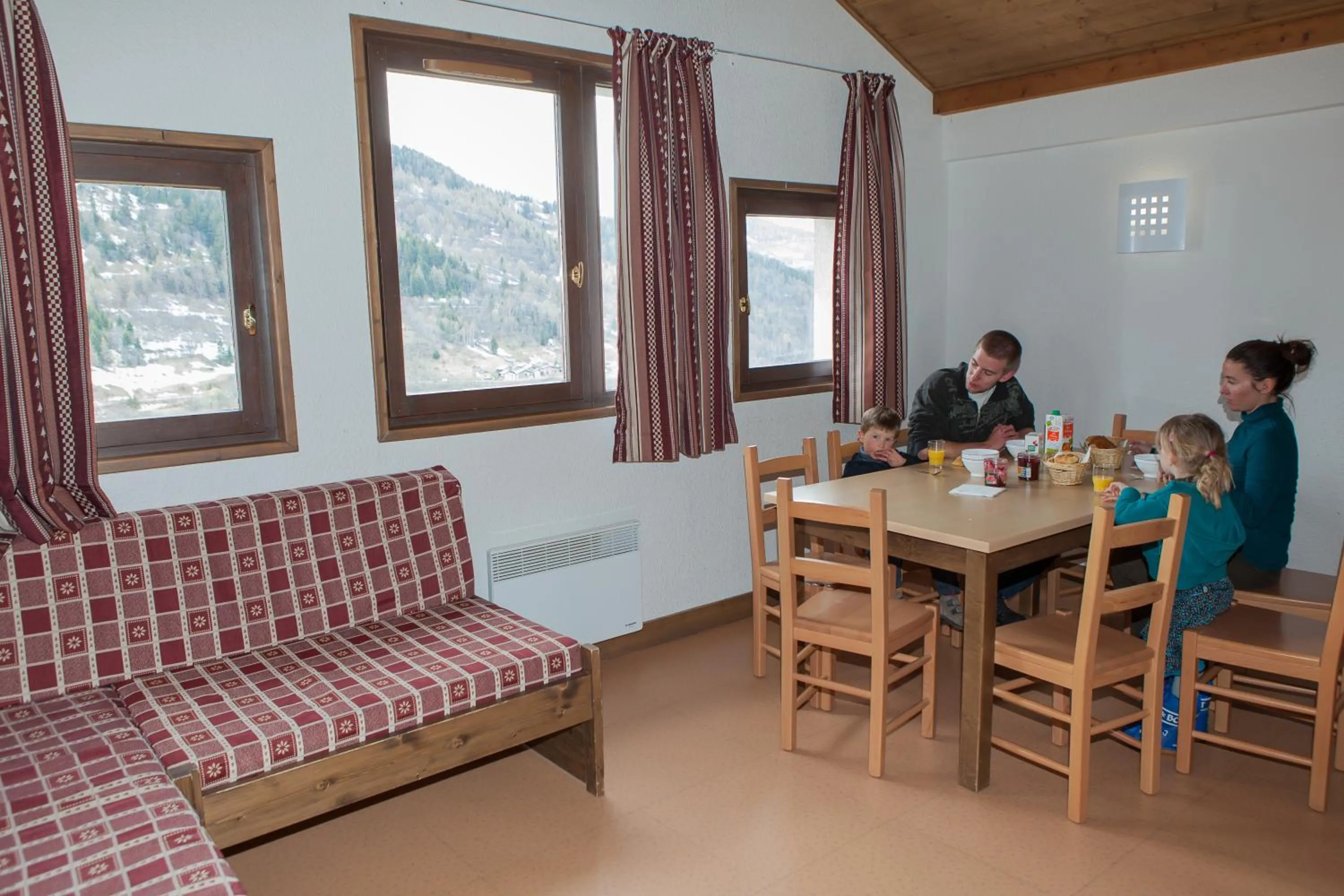 Photo of the whole room in Village vacances de Valmeinier "Les Angeliers"