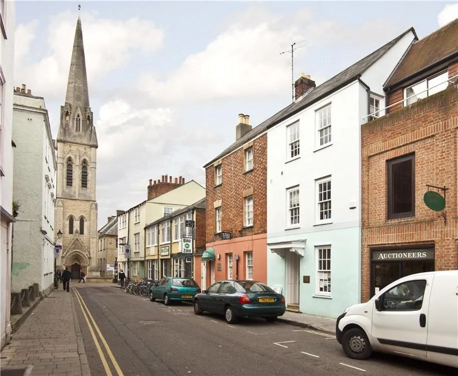 Street view in Henry's