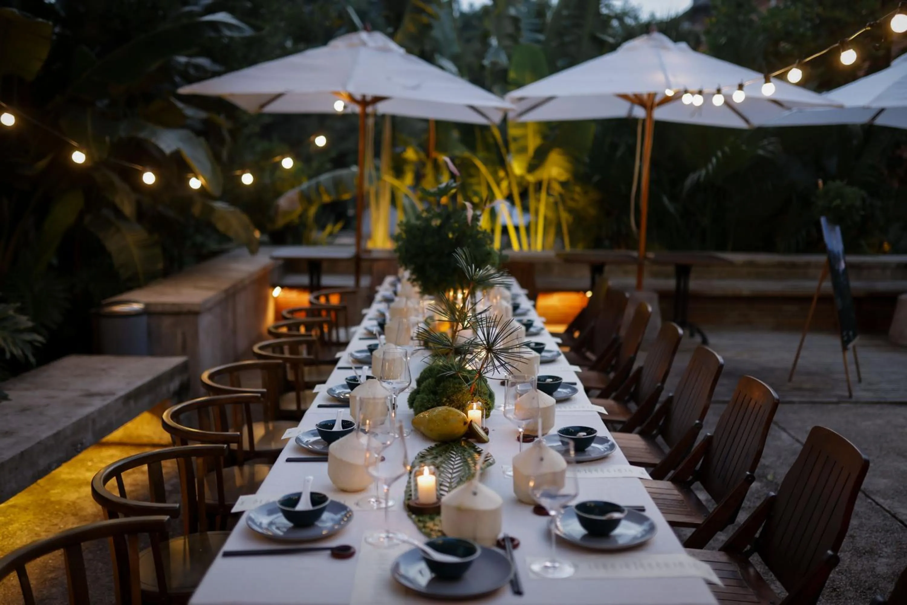 Restaurant/places to eat in LeeManorHotle