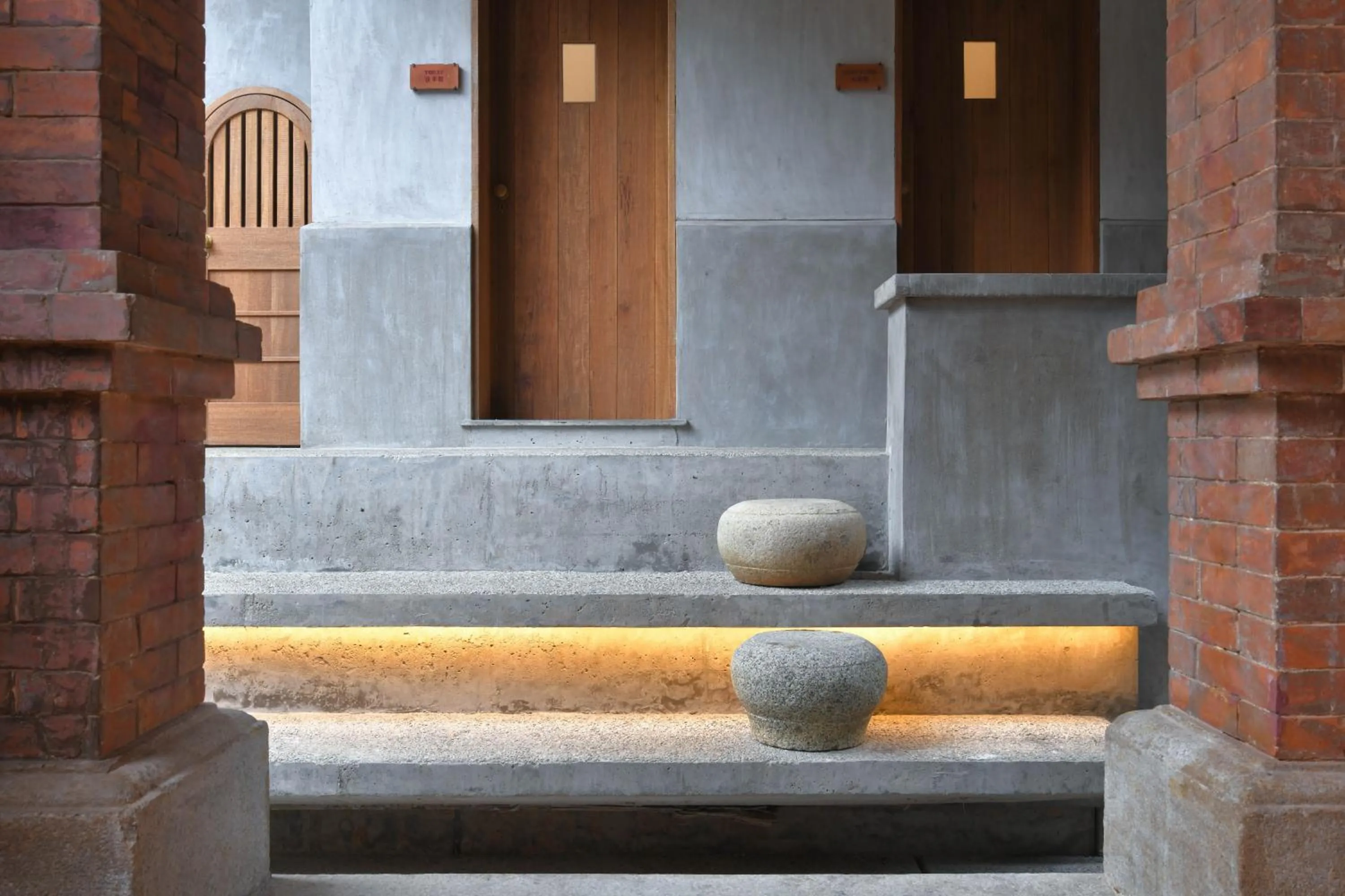 Decorative detail in LeeManorHotle