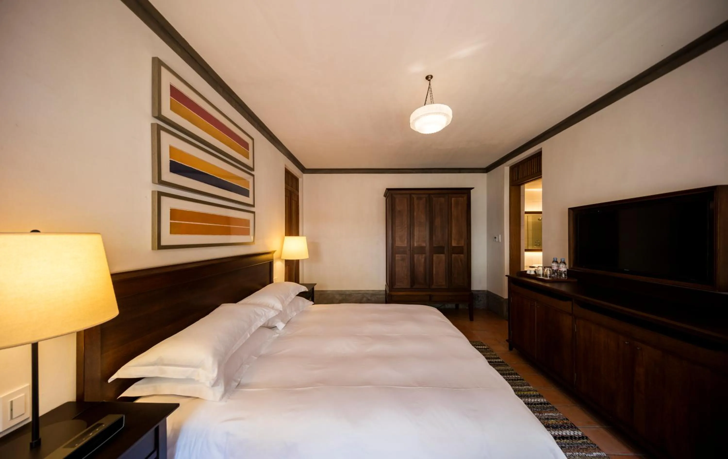 Bed in LeeManorHotle