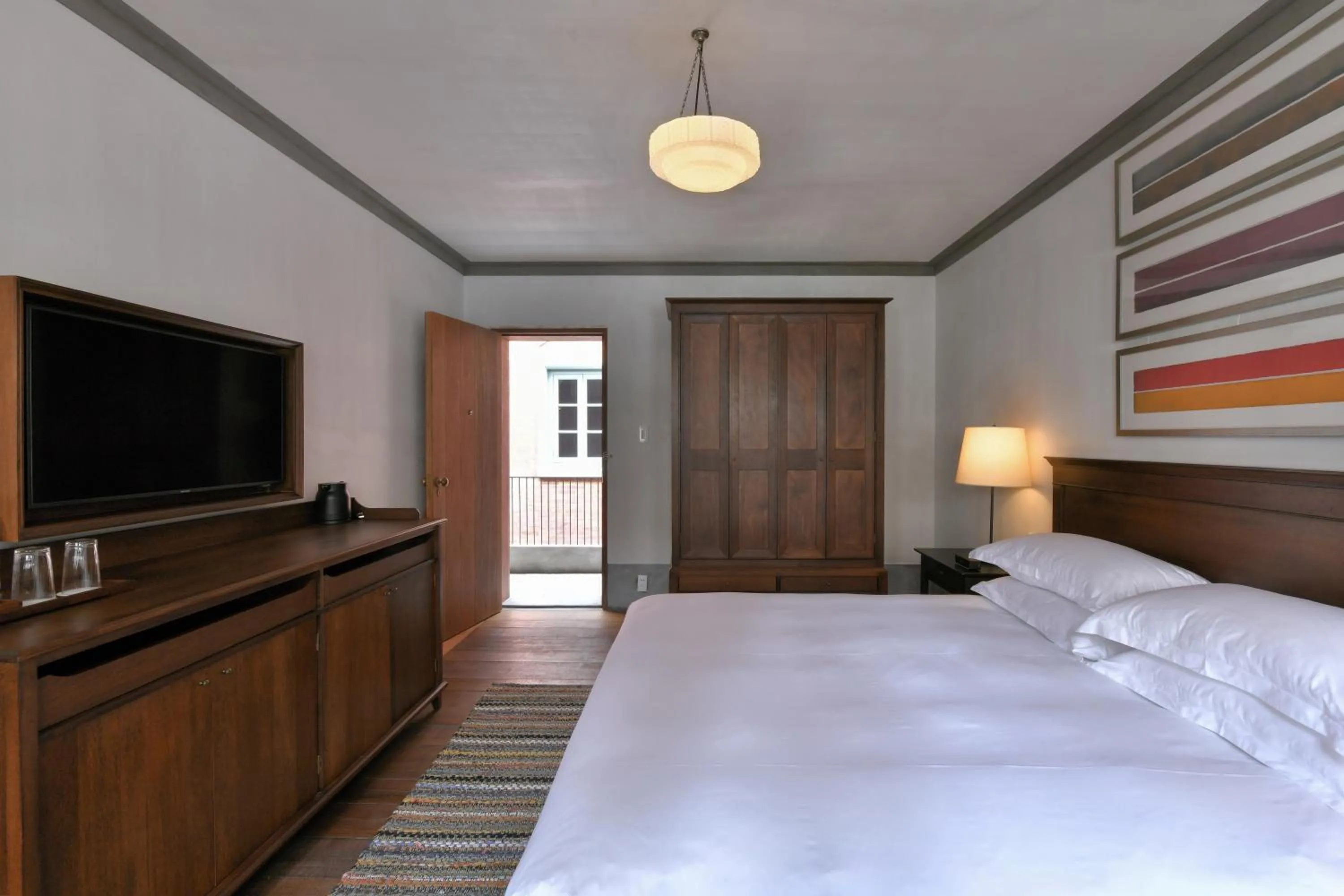 Bed in LeeManorHotle