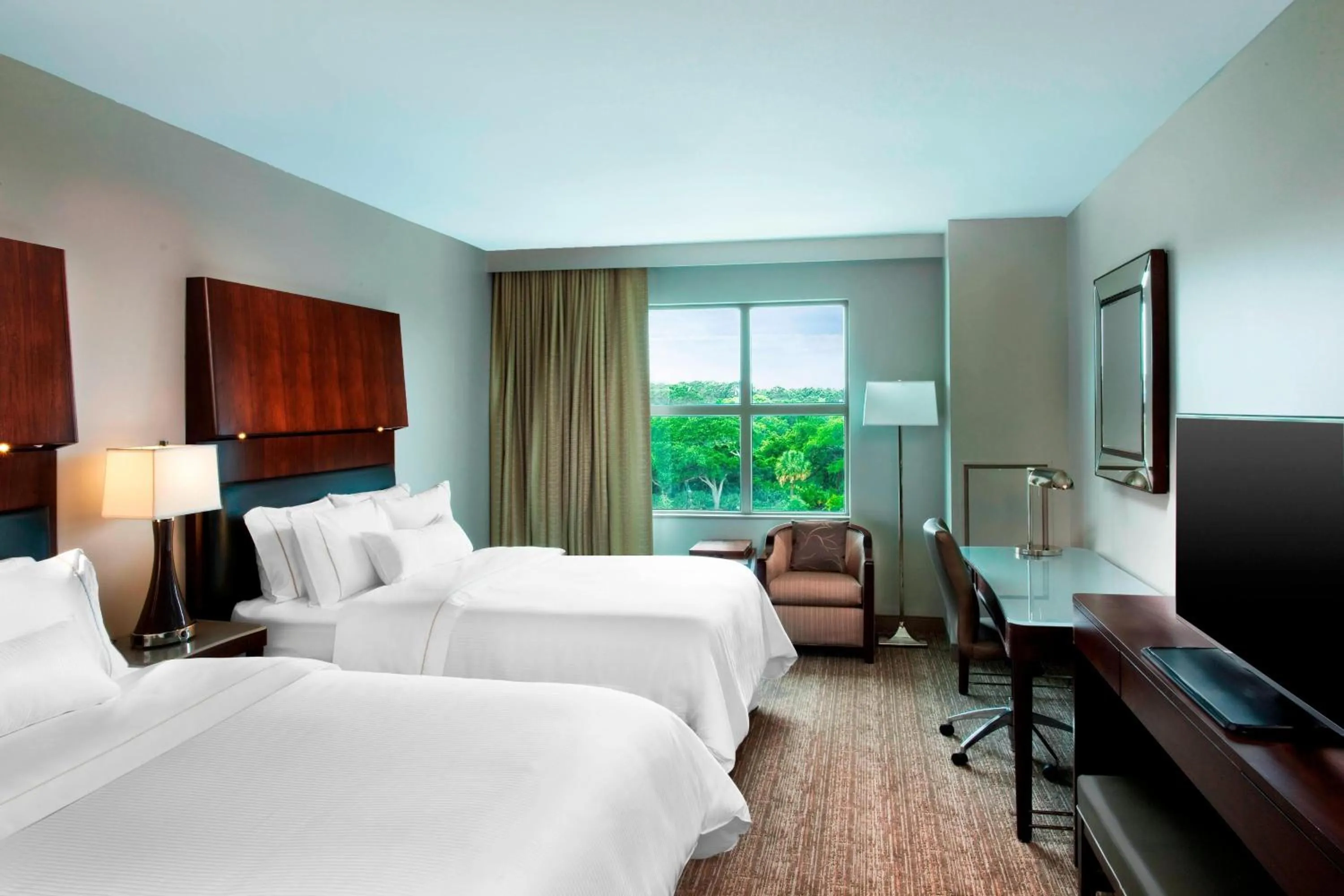 Photo of the whole room, Bed in The Westin Jekyll Island