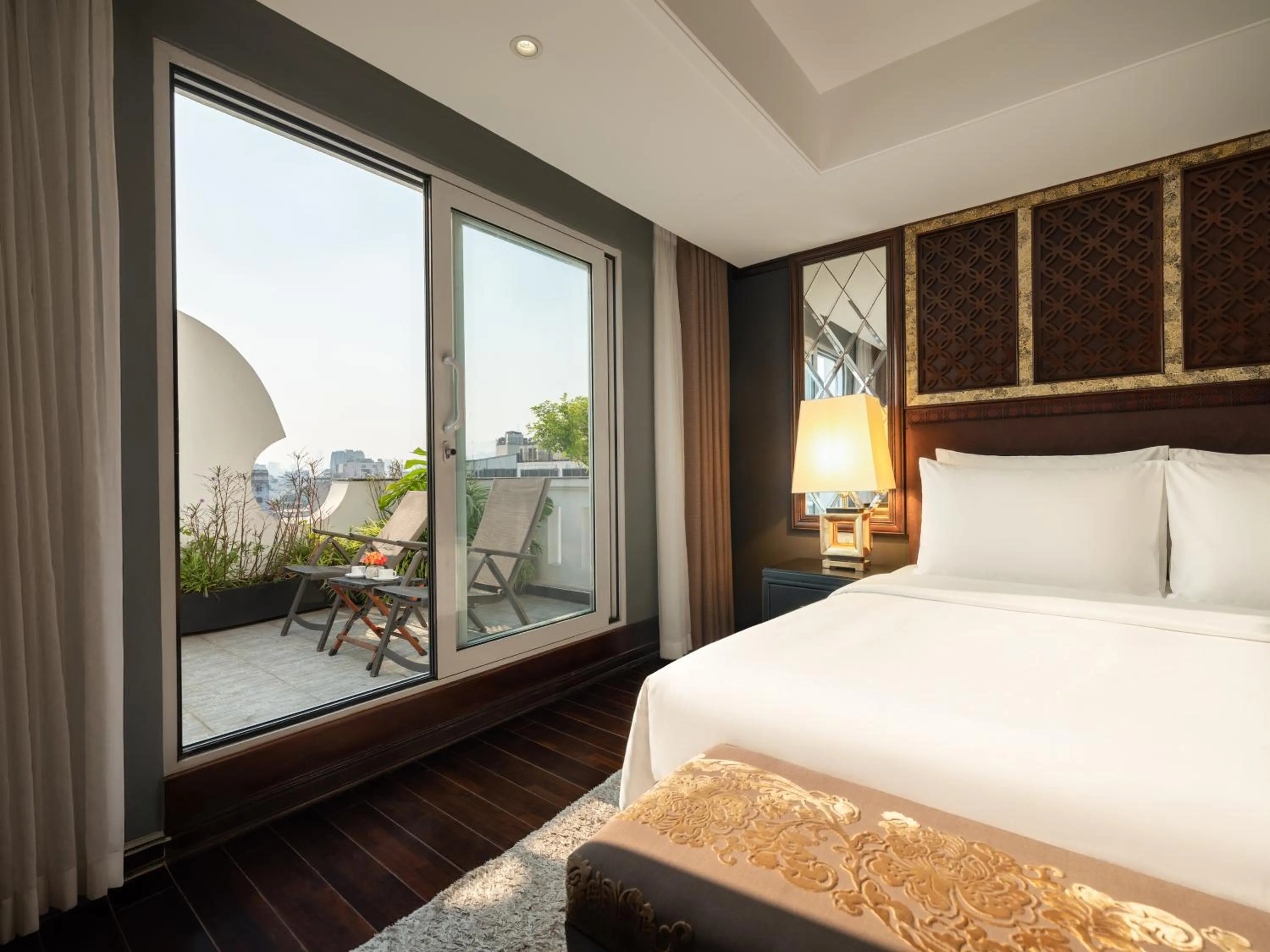 Balcony/Terrace, Bed in Hanoi Solis Hotel