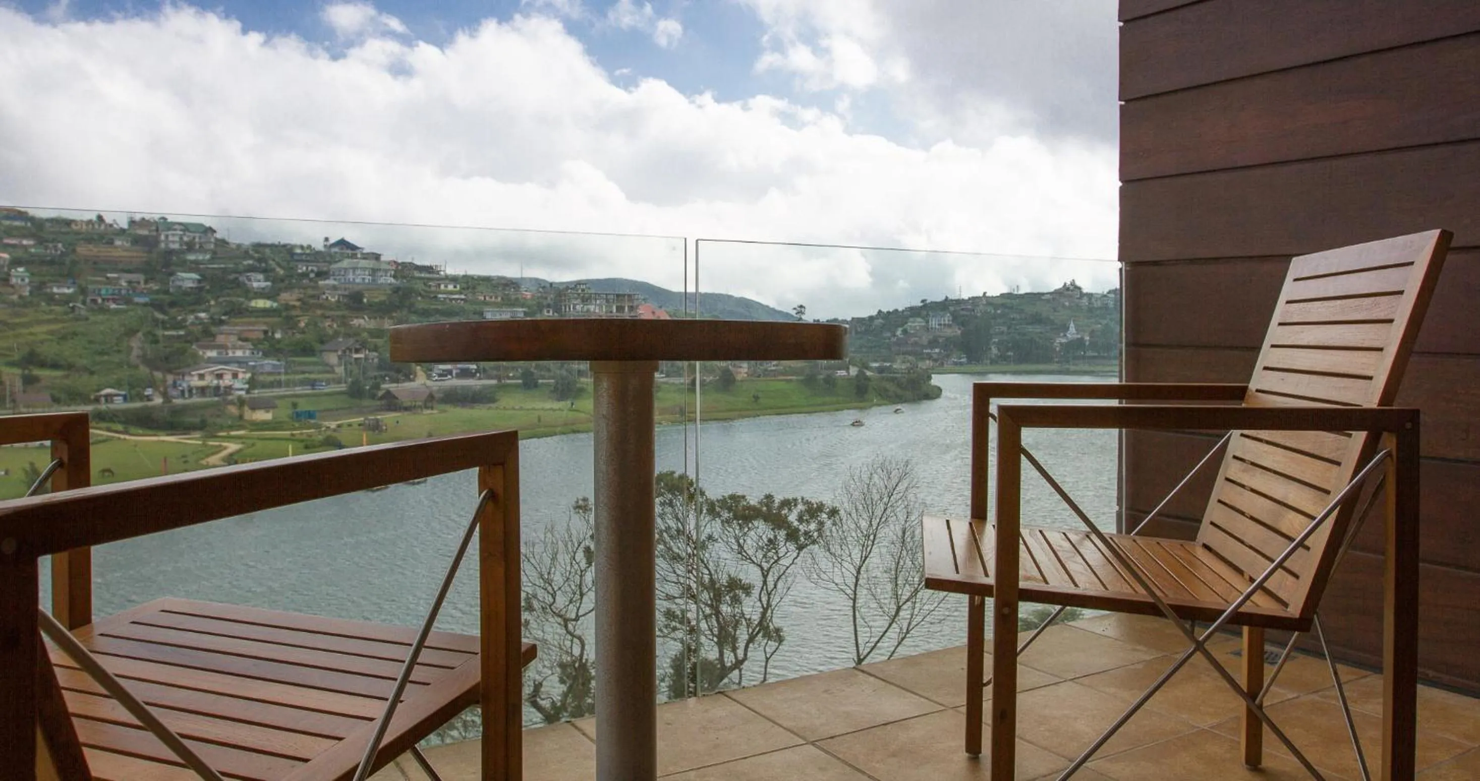 River view in Tea Plant Nuwara Eliya