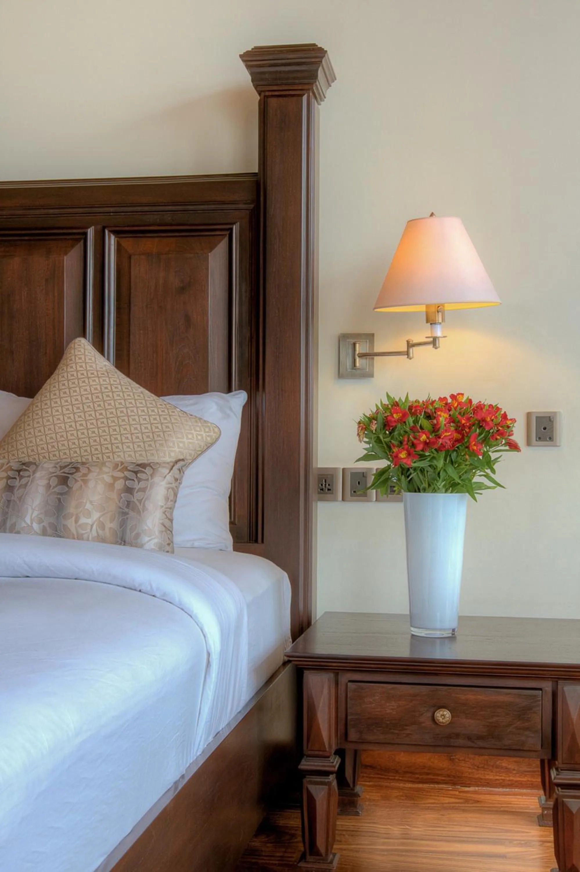 Decorative detail, Bed in Tea Plant Nuwara Eliya