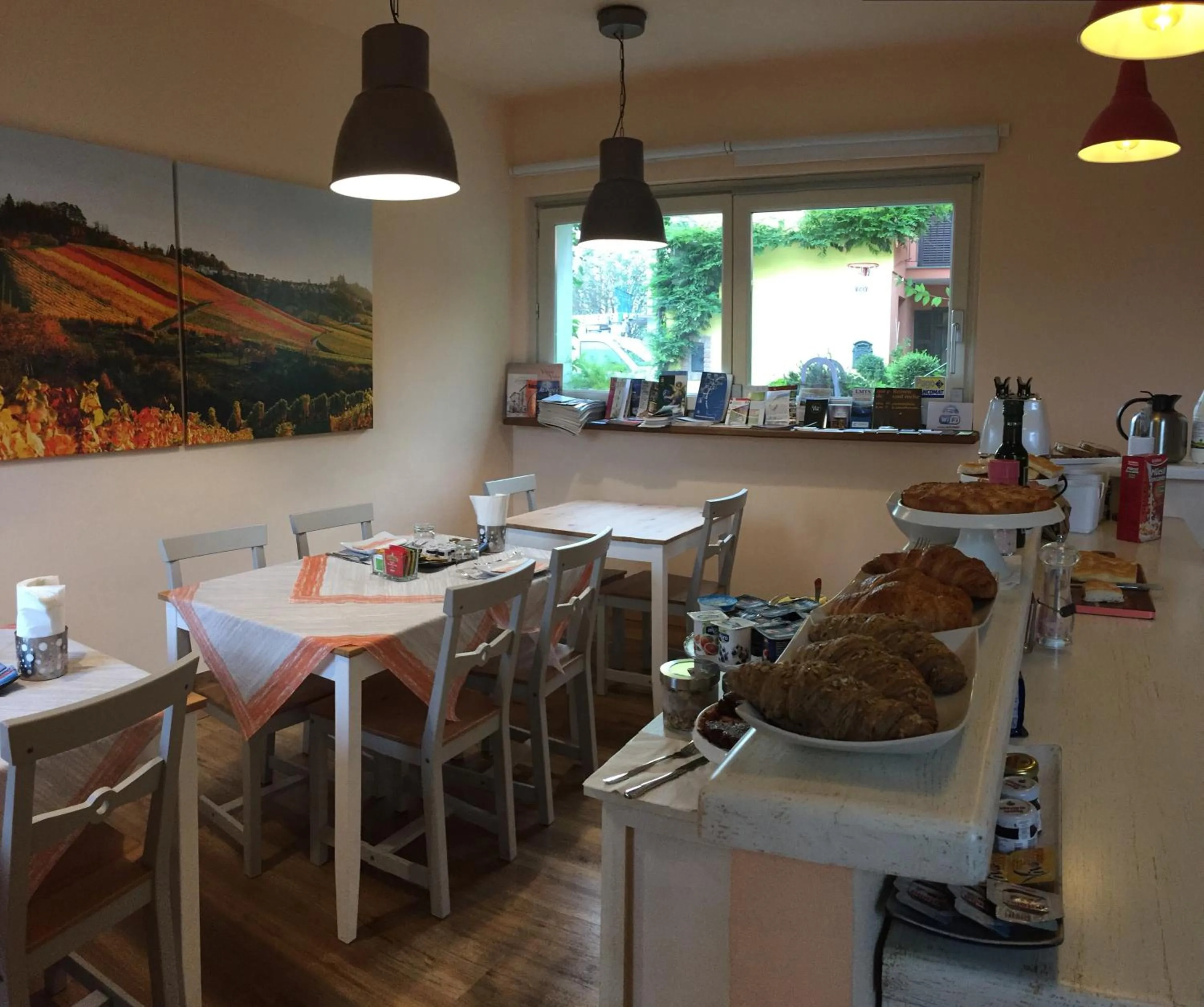 Food and drinks in Borgo Inferiore 24