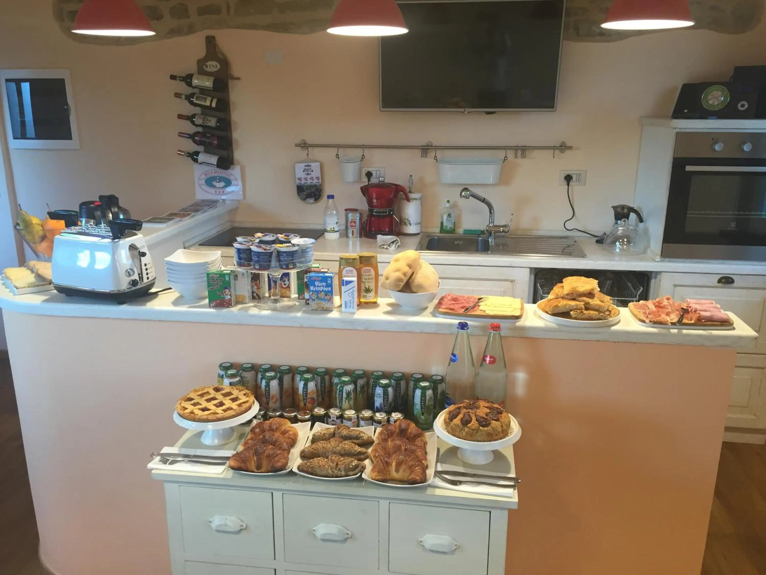 Food and drinks in Borgo Inferiore 24