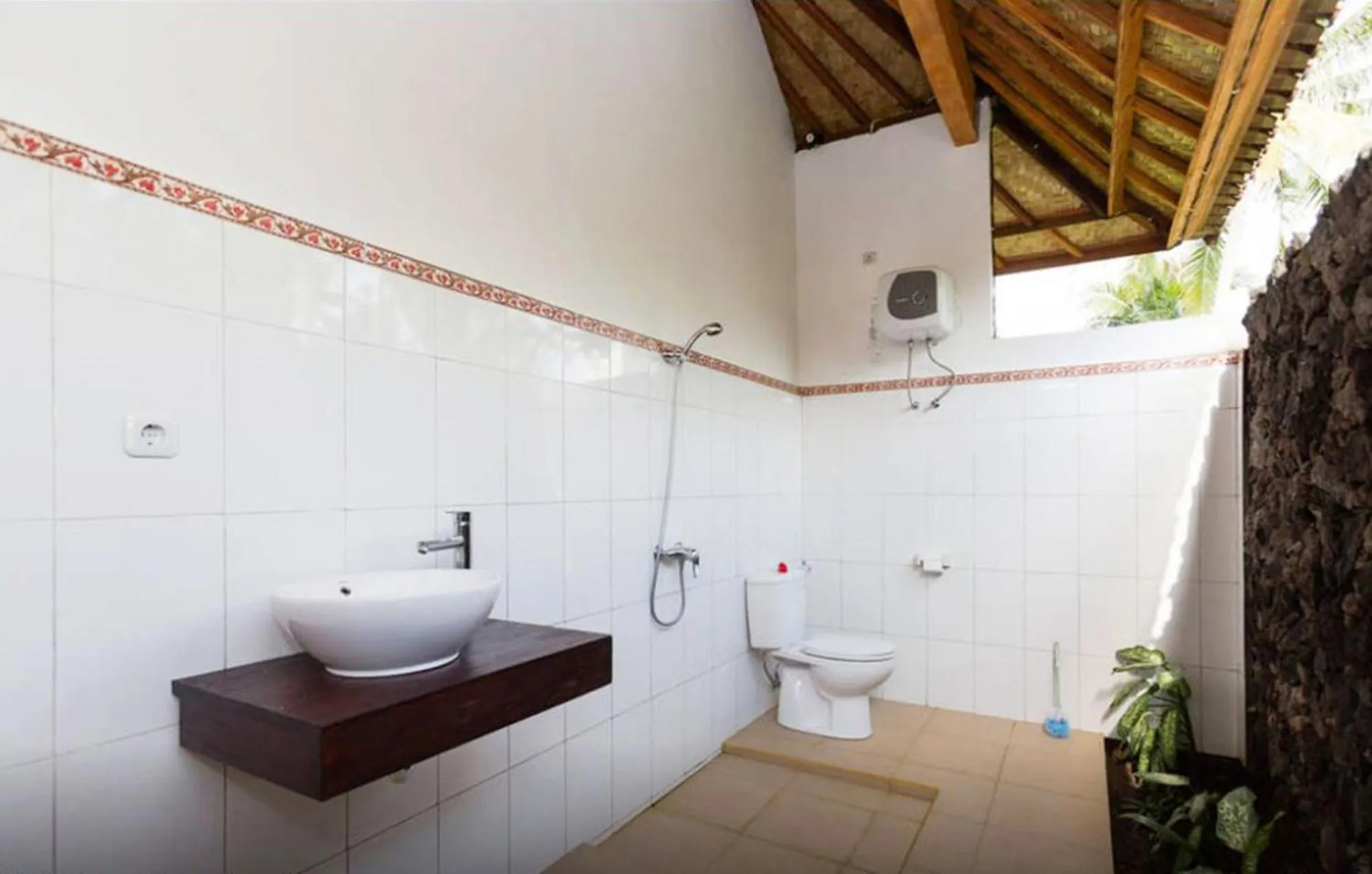 Shower in Lila Stana - Sidemen Homestay