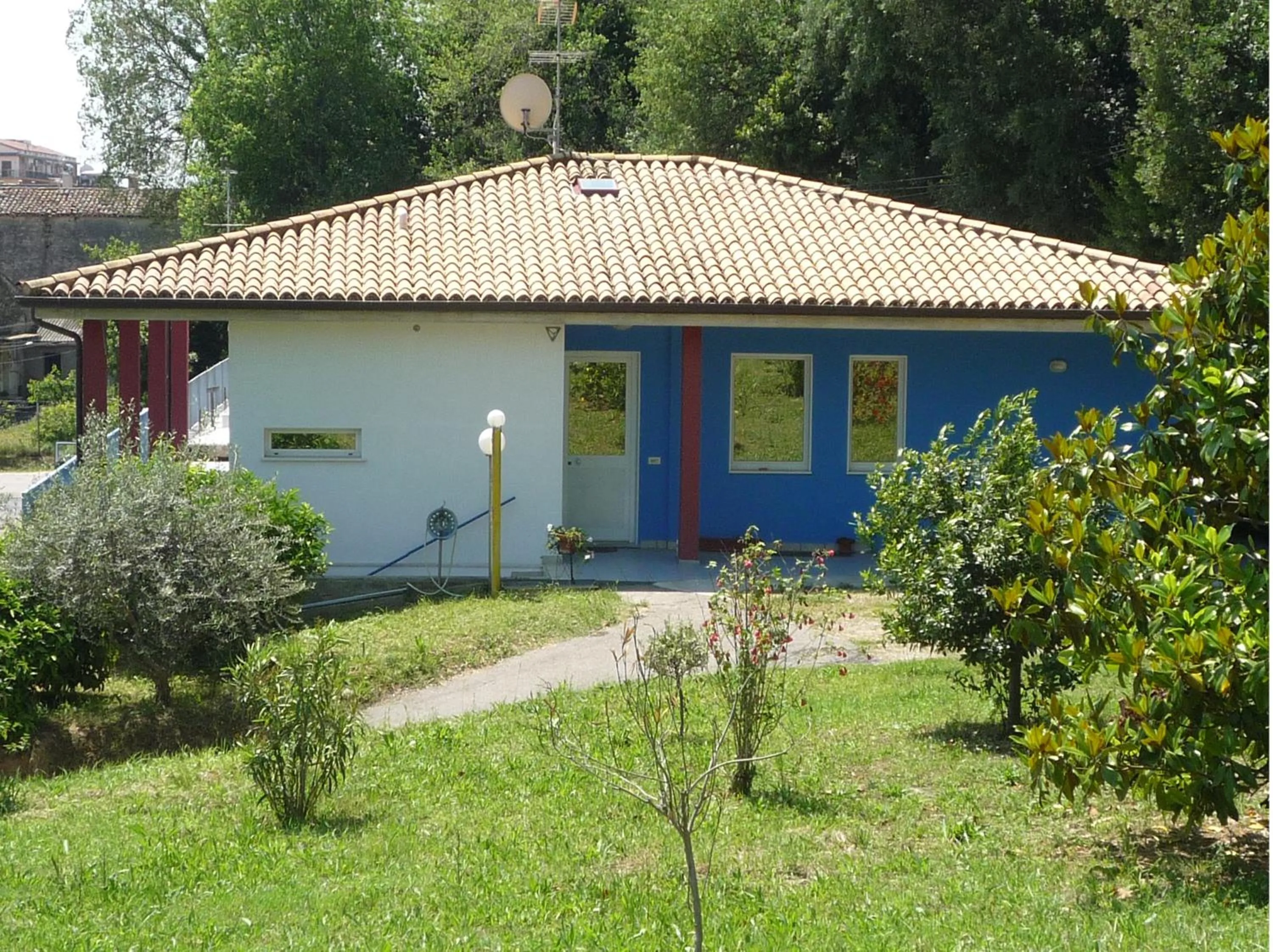 Property building in Valle dell'Eden