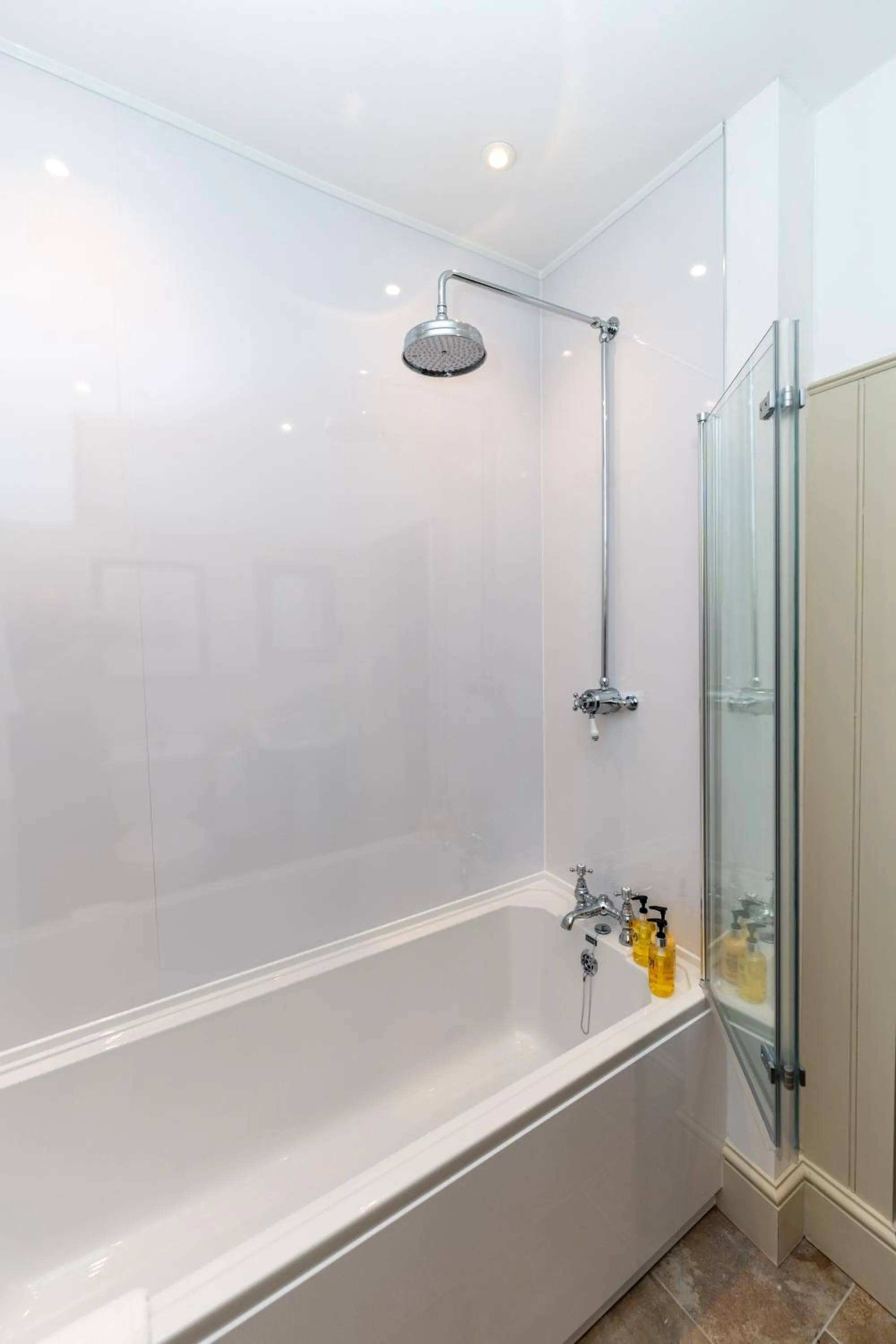 Bathroom in Woolpack Inn