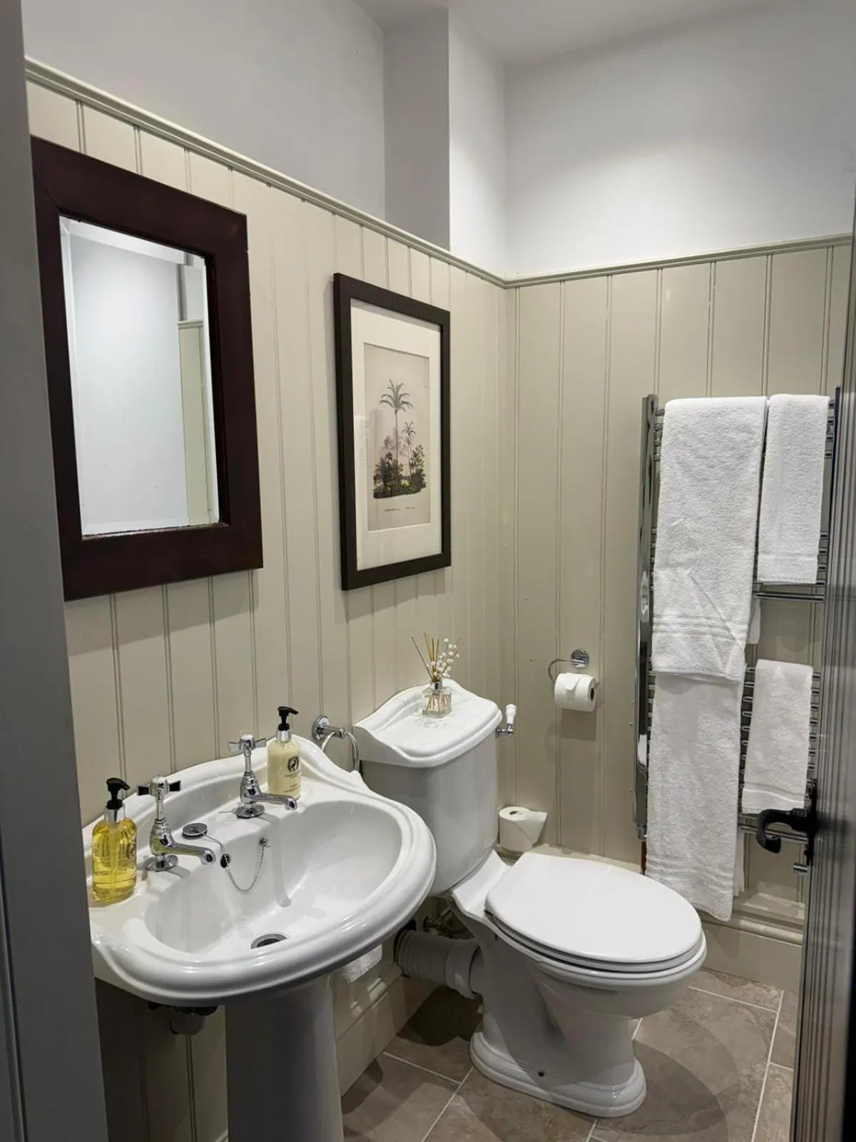 Bathroom in Woolpack Inn