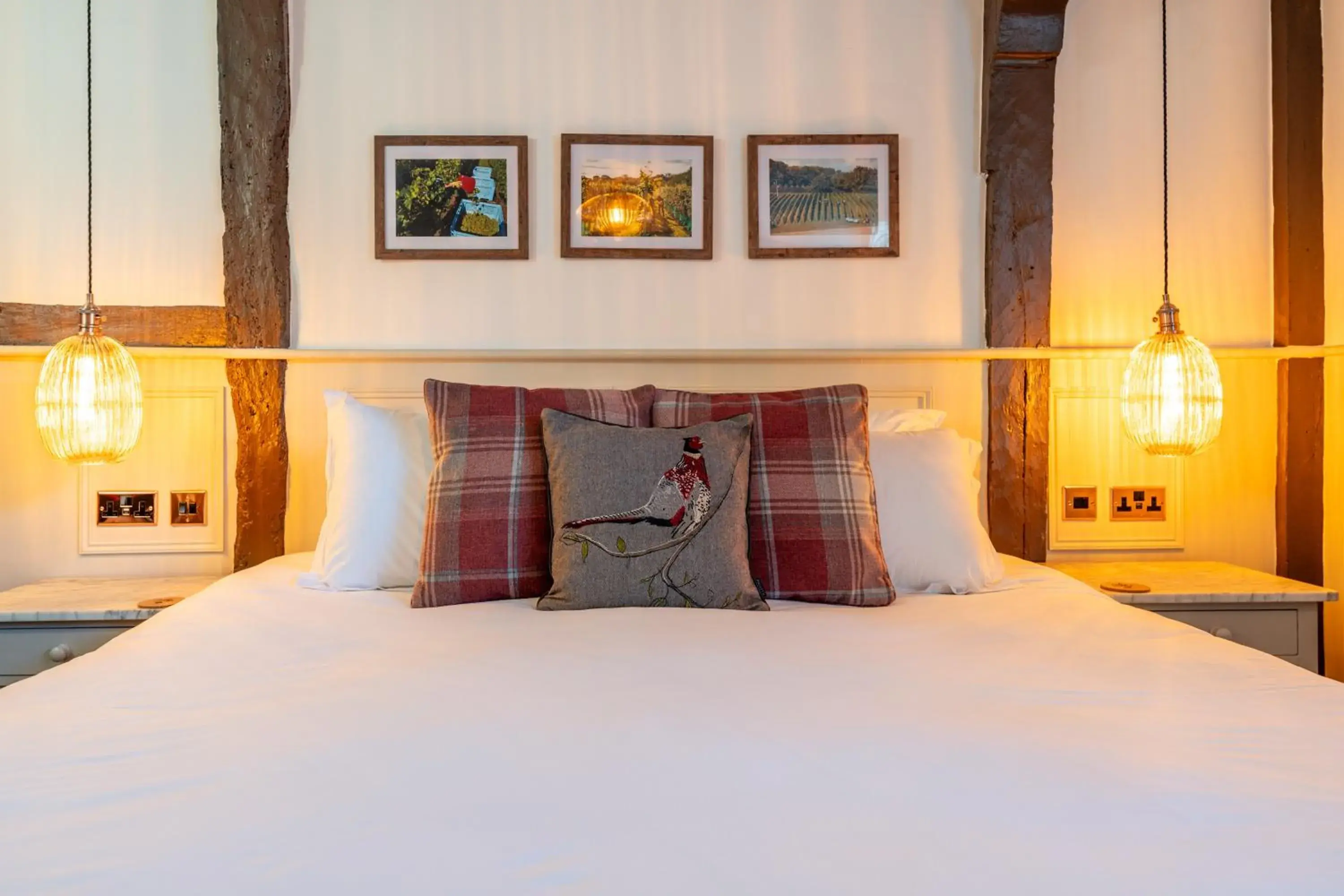 Superior King Room in Woolpack Inn Superior King Room in Woolpack Inn