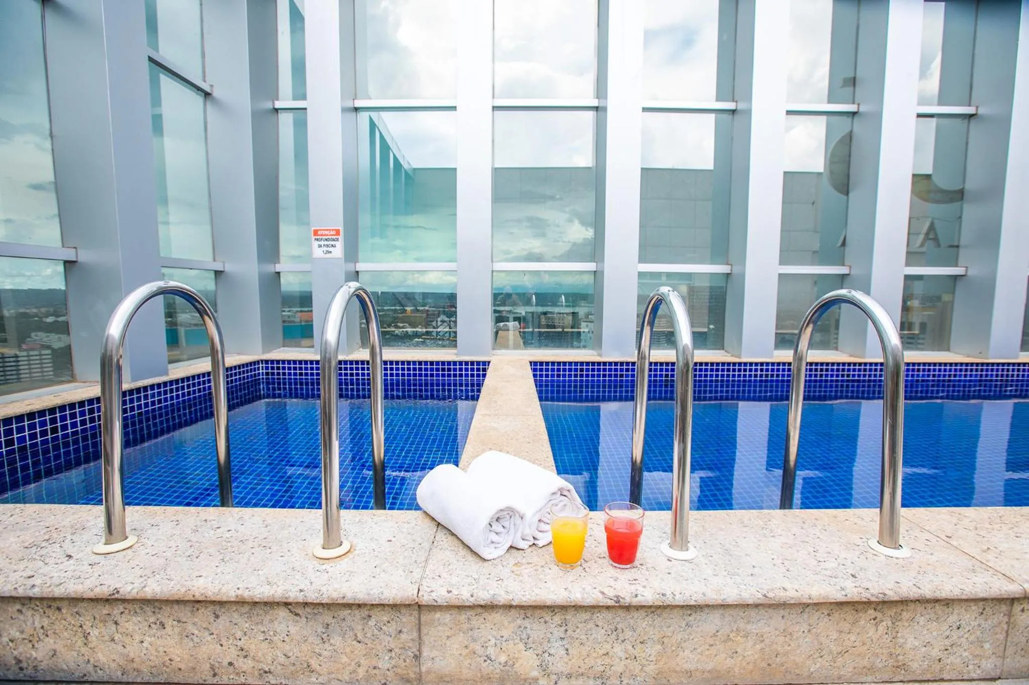 Swimming pool in Hplus Vision Executive