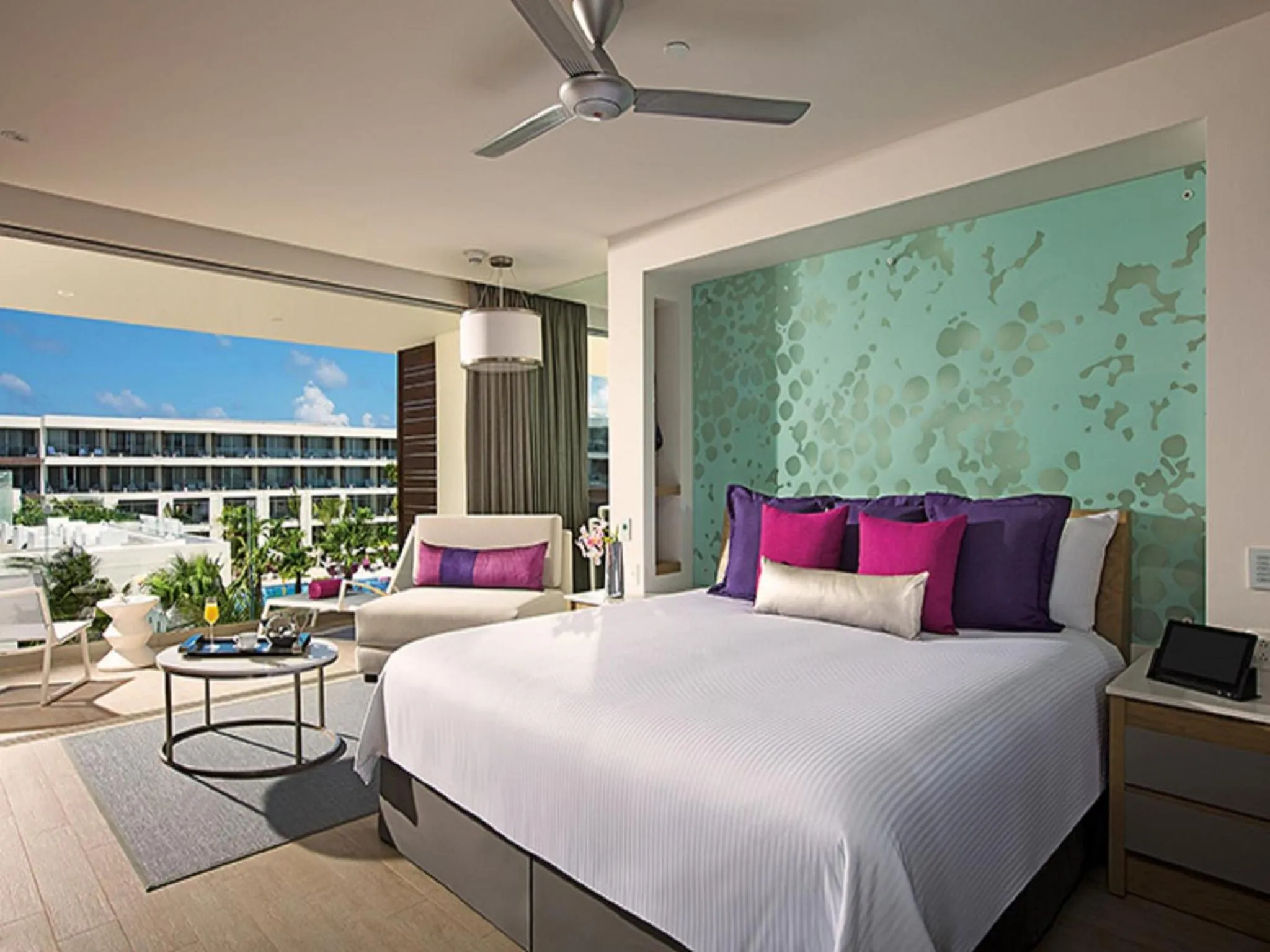 Garden view, Bed in Breathless Riviera Cancun Resort & Spa - Adults Only - All inclusive