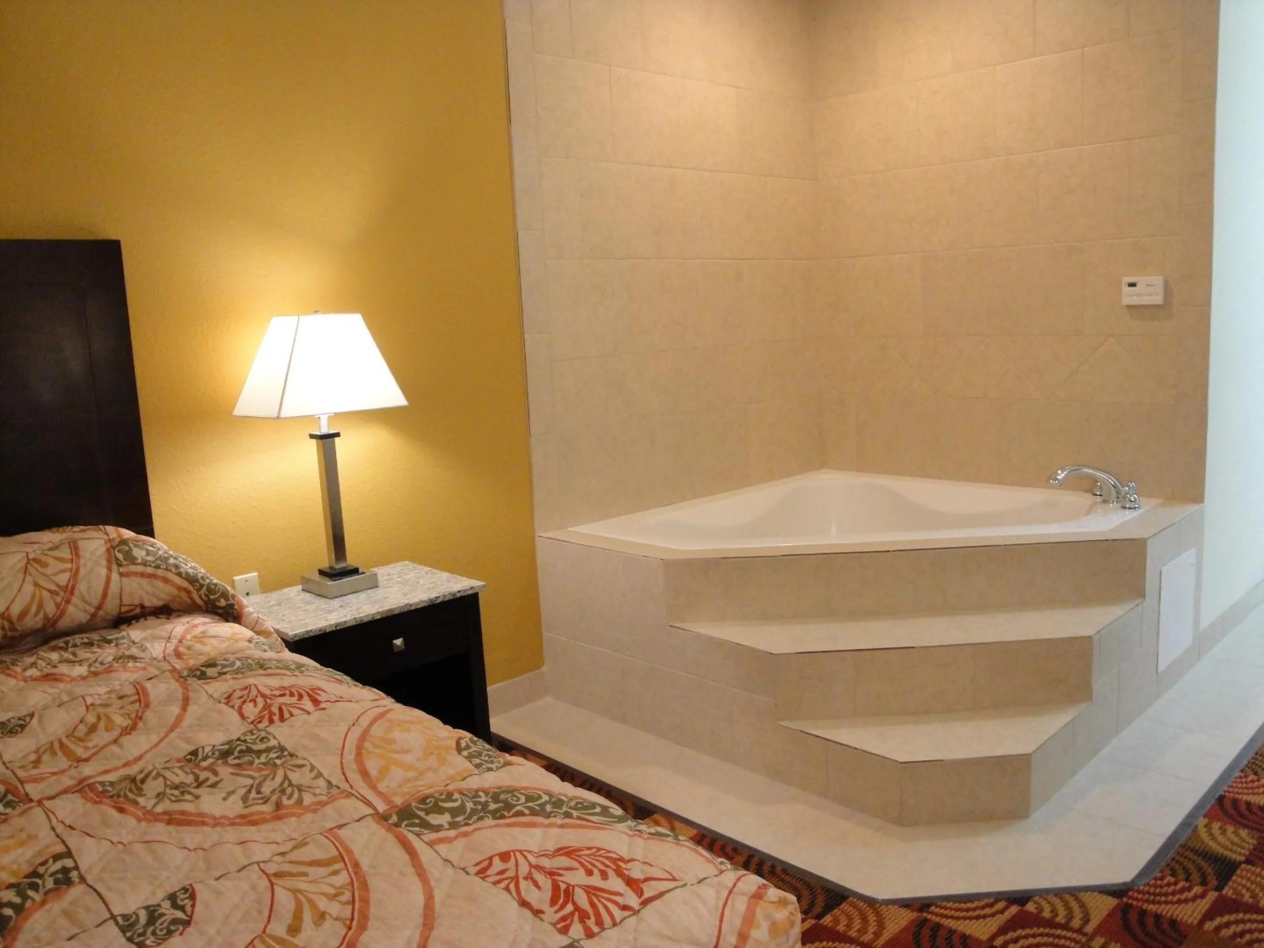 Hot Tub in Sands Inn & Suites