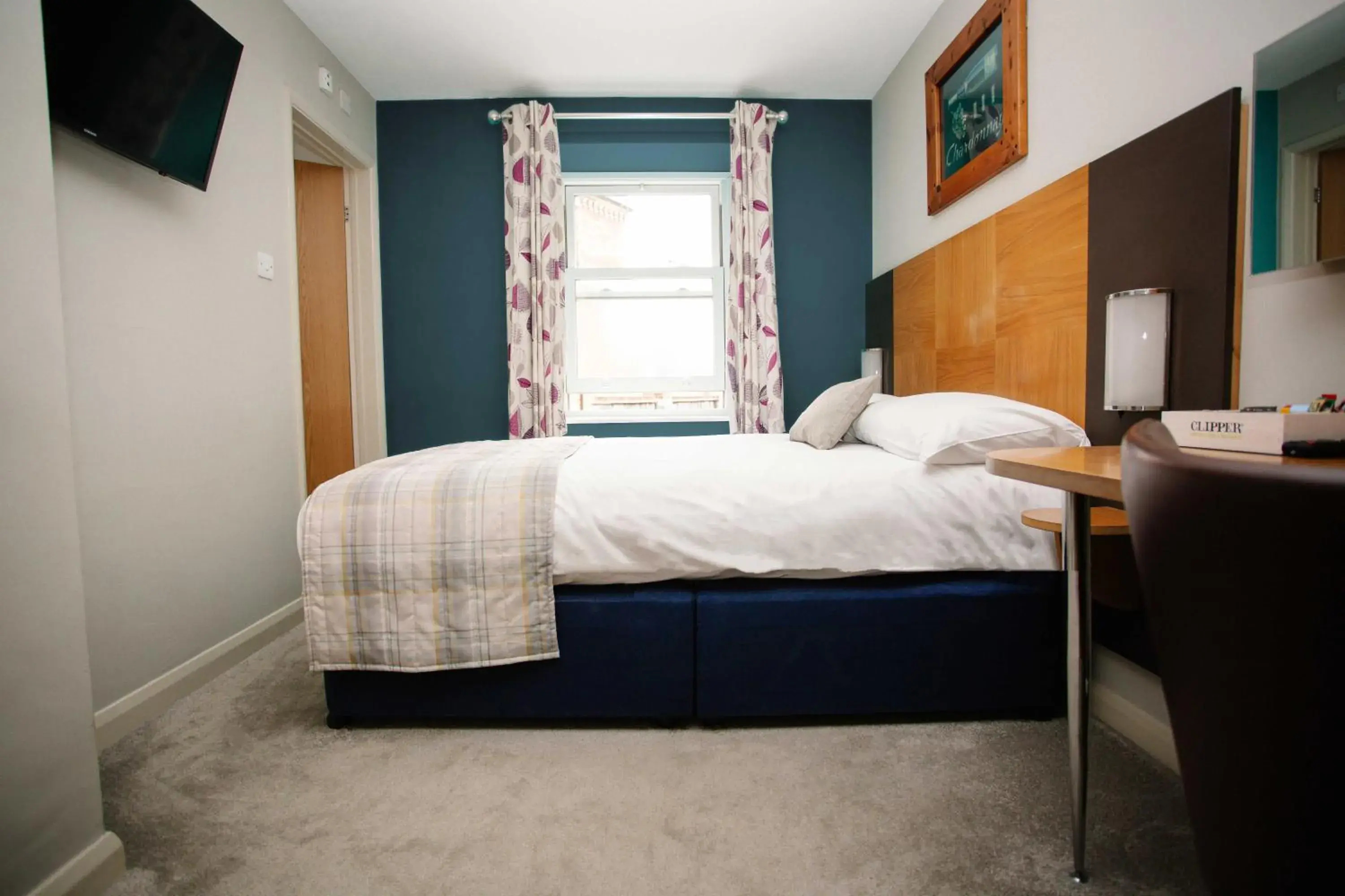 Compact Double Room in The Corner House Hotel Compact Double Room in The Corner House Hotel