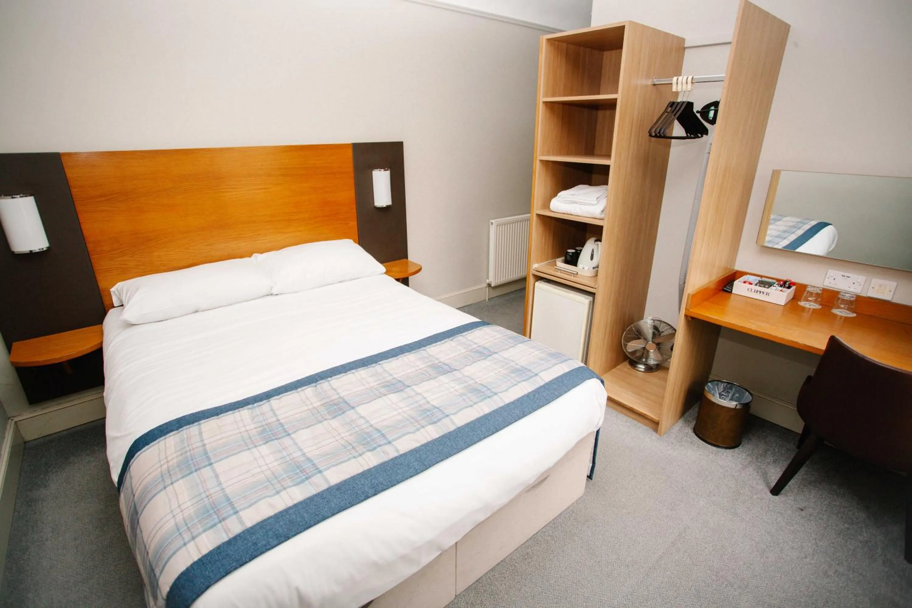 Bedroom, Bed in The Corner House Hotel