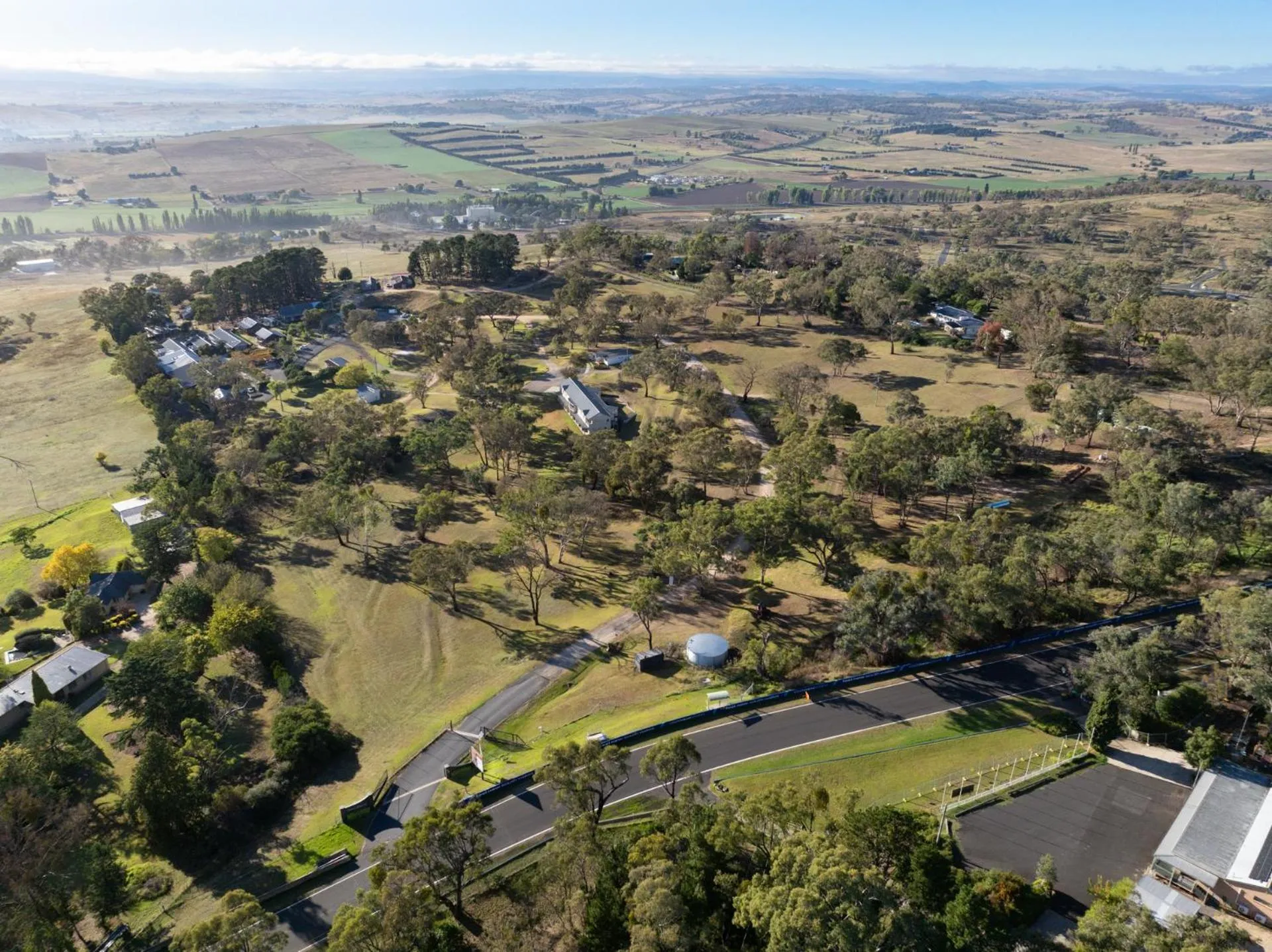Garden in BATHURST GOLDFIELDS MOTEL at 428 CONROD STRAIGHT MOUNT PANORAMA