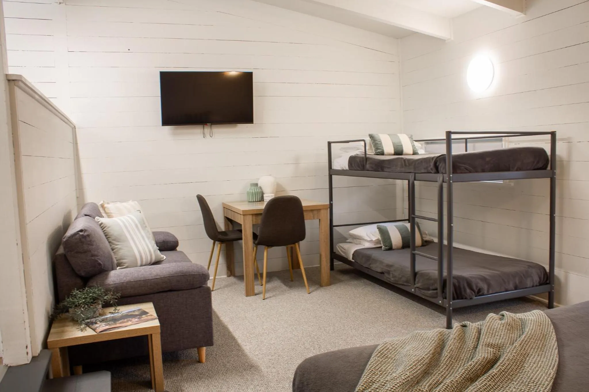 Bed in BATHURST GOLDFIELDS MOTEL at 428 CONROD STRAIGHT MOUNT PANORAMA