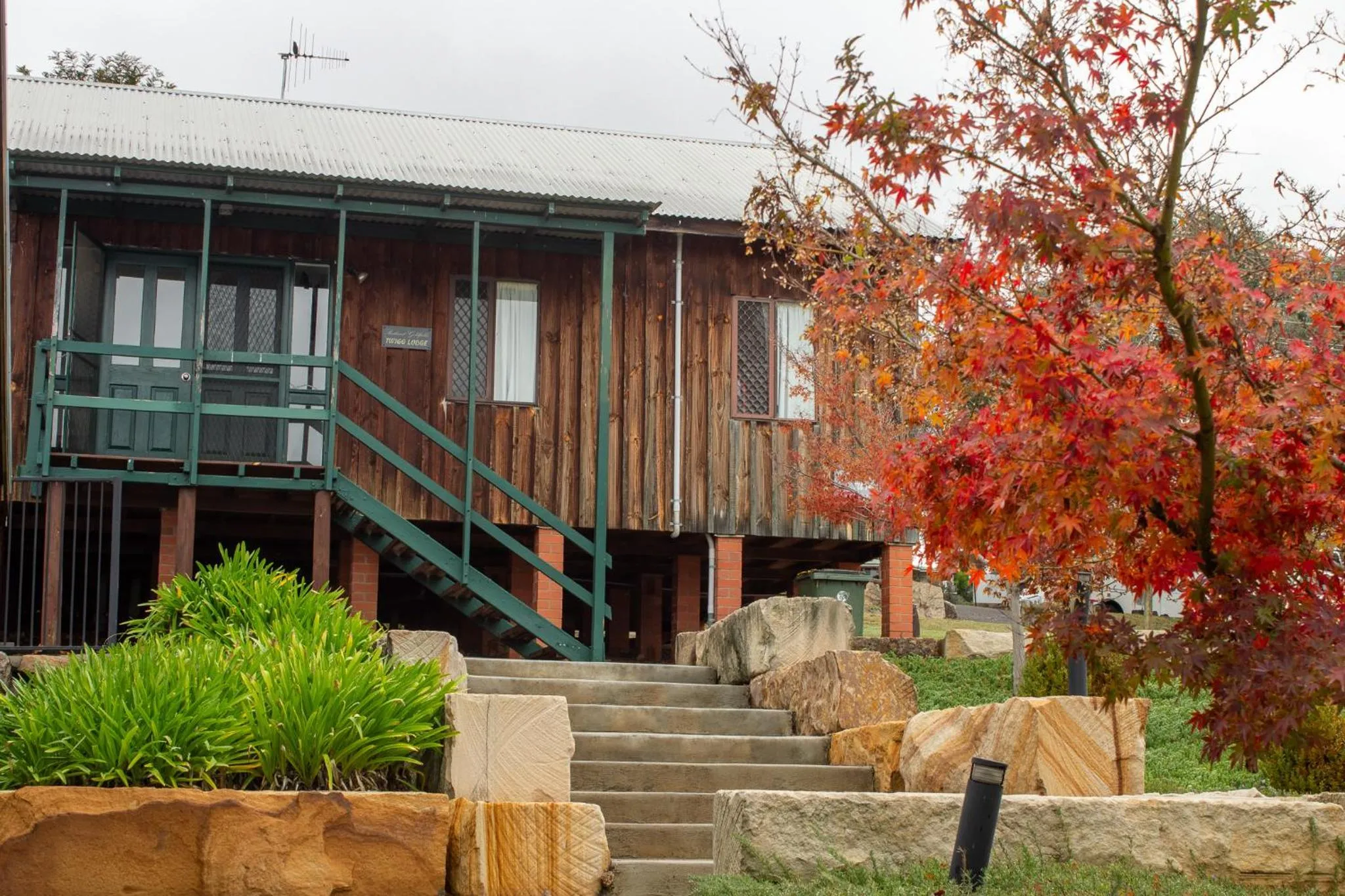 Property building in BATHURST GOLDFIELDS MOTEL at 428 CONROD STRAIGHT MOUNT PANORAMA