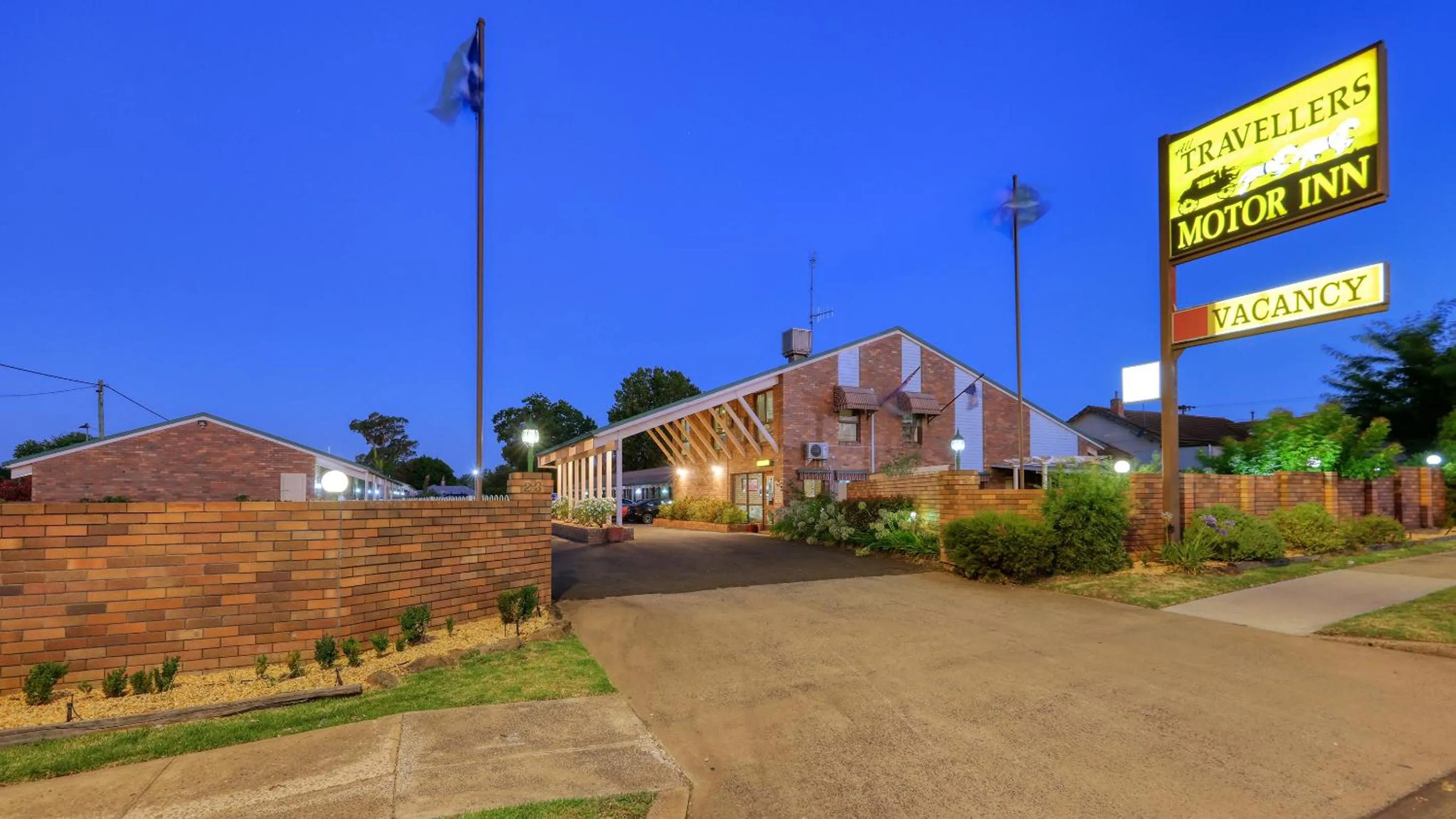 All Travellers Motor Inn