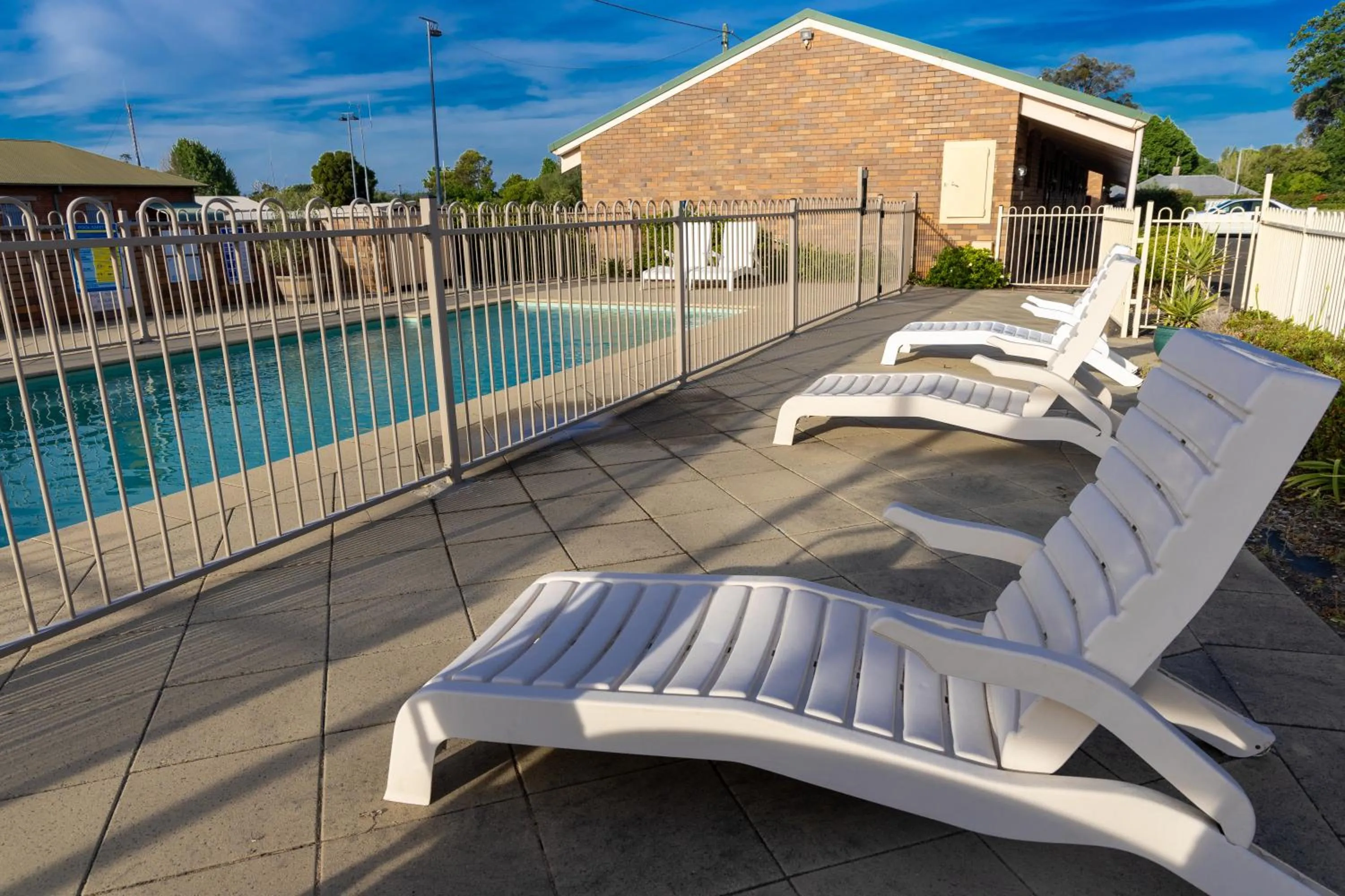 Pool view in All Travellers Motor Inn