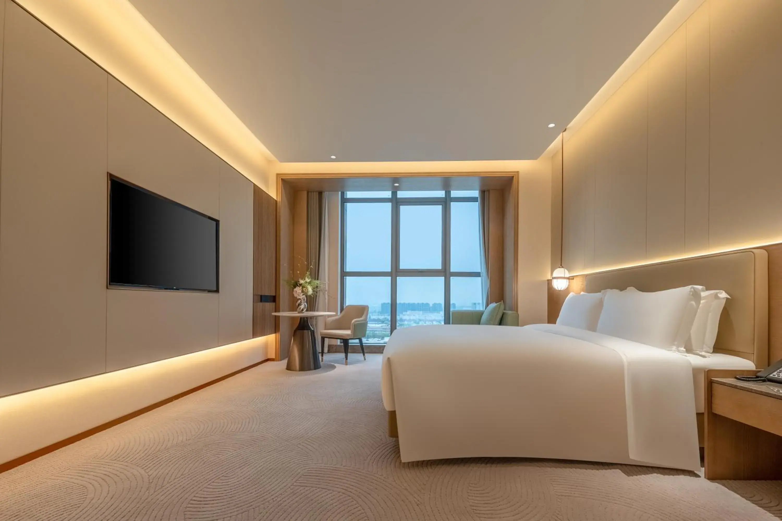 Deluxe King Room - Non-Smoking in Wyndham Garden Shanghai Songjiang Deluxe King Room - Non-Smoking in Wyndham Garden Shanghai Songjiang