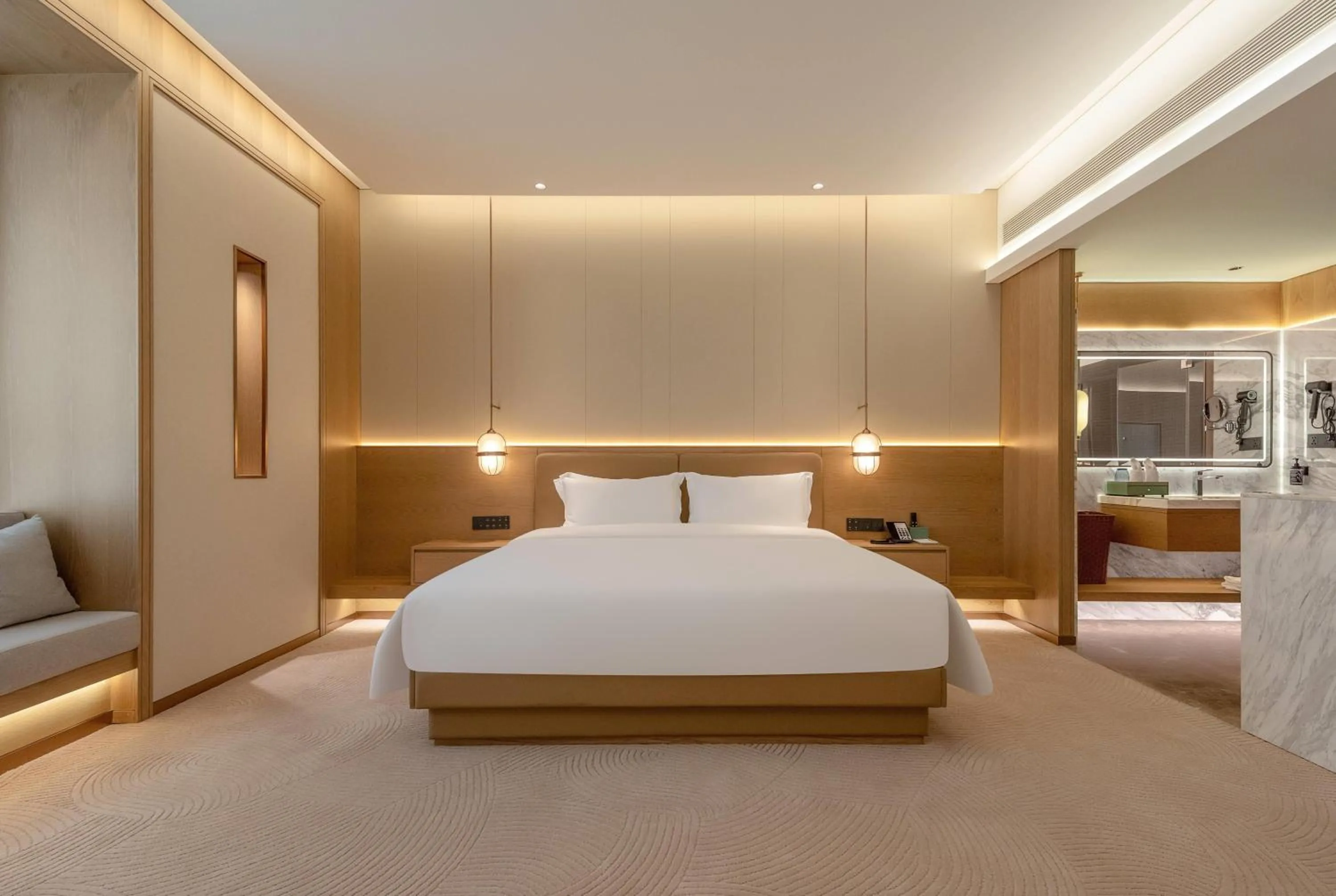 Photo of the whole room, Bed in Wyndham Garden Shanghai Songjiang