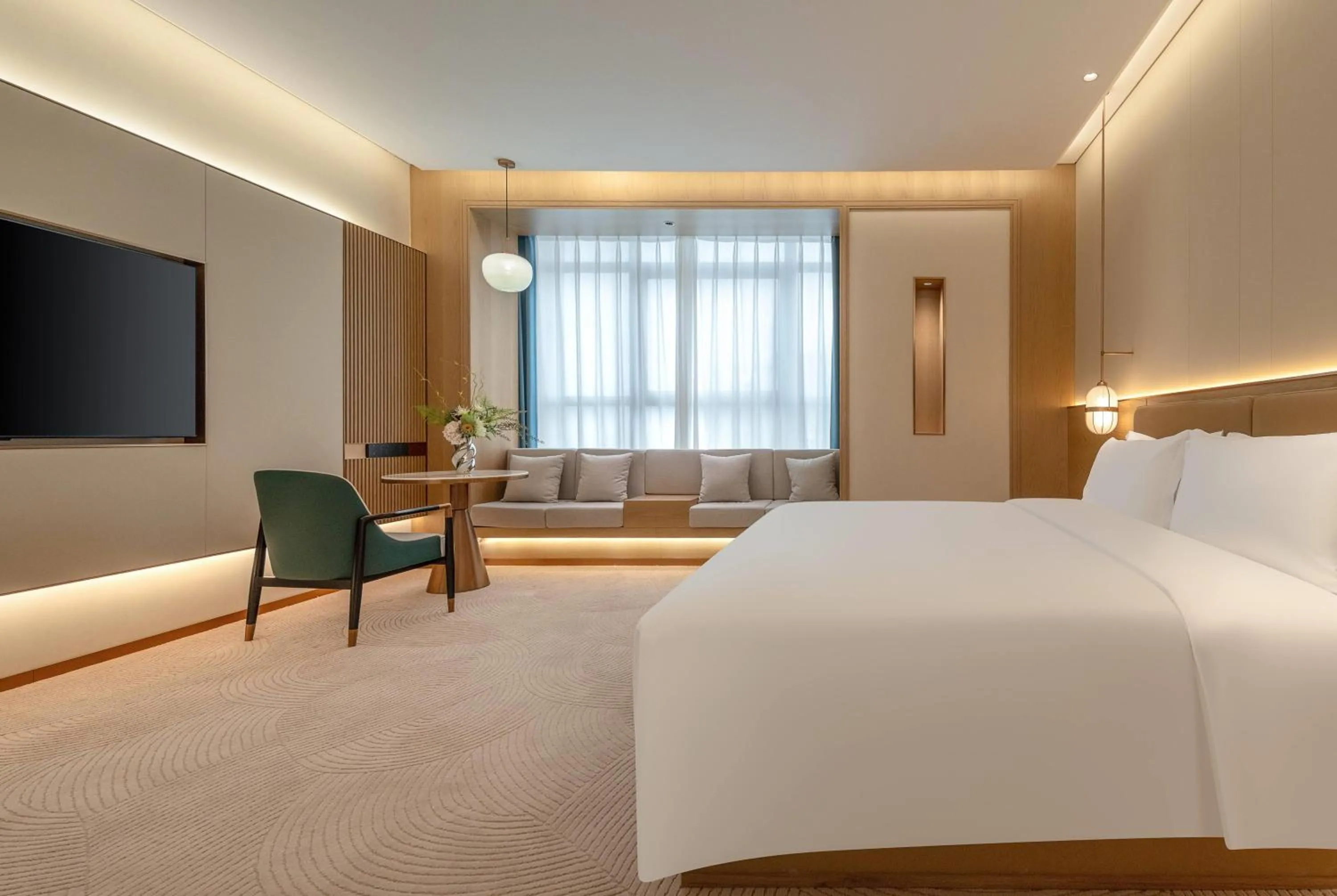 Photo of the whole room, Bed in Wyndham Garden Shanghai Songjiang