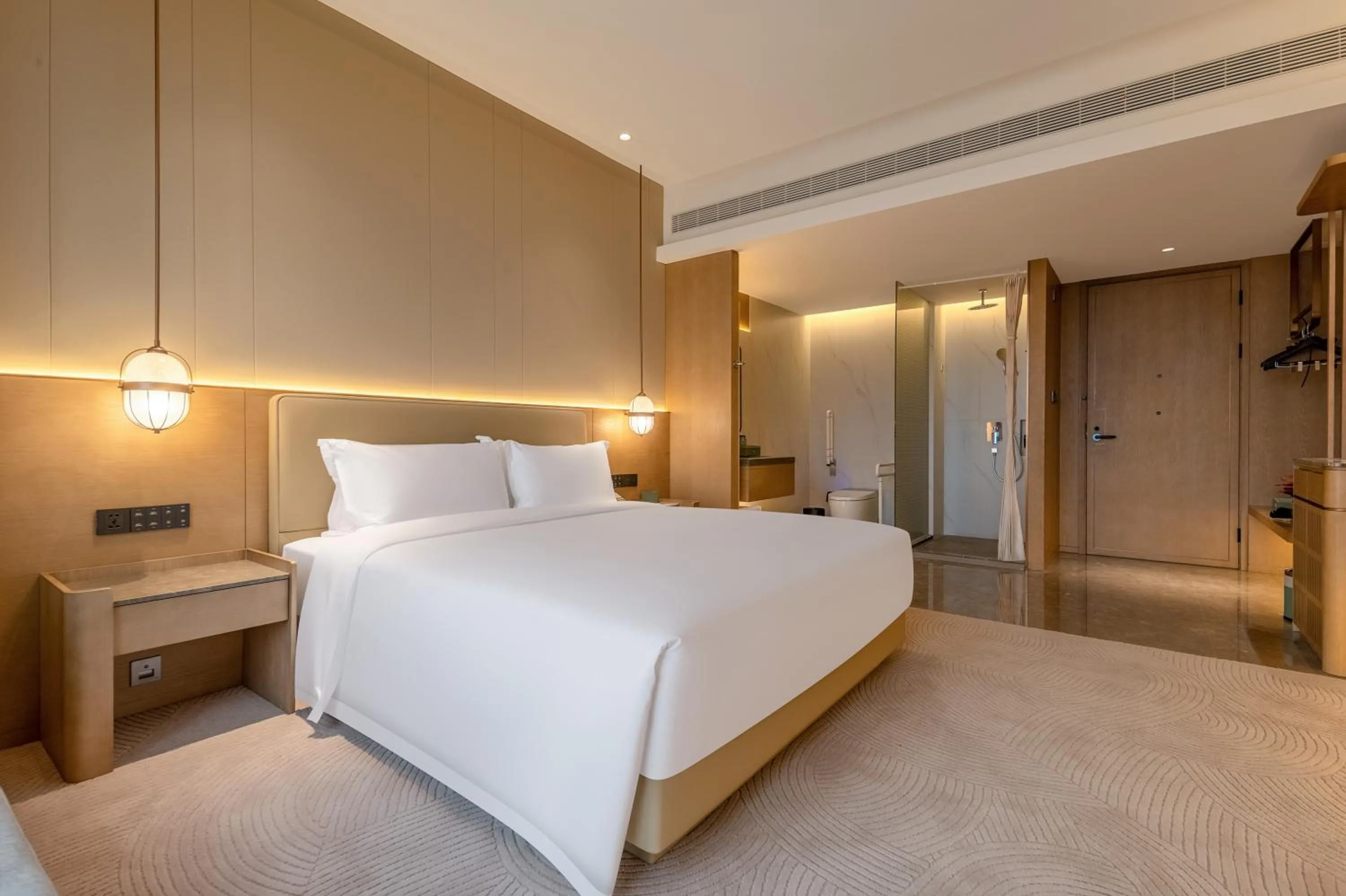 Bedroom, Bed in Wyndham Garden Shanghai Songjiang