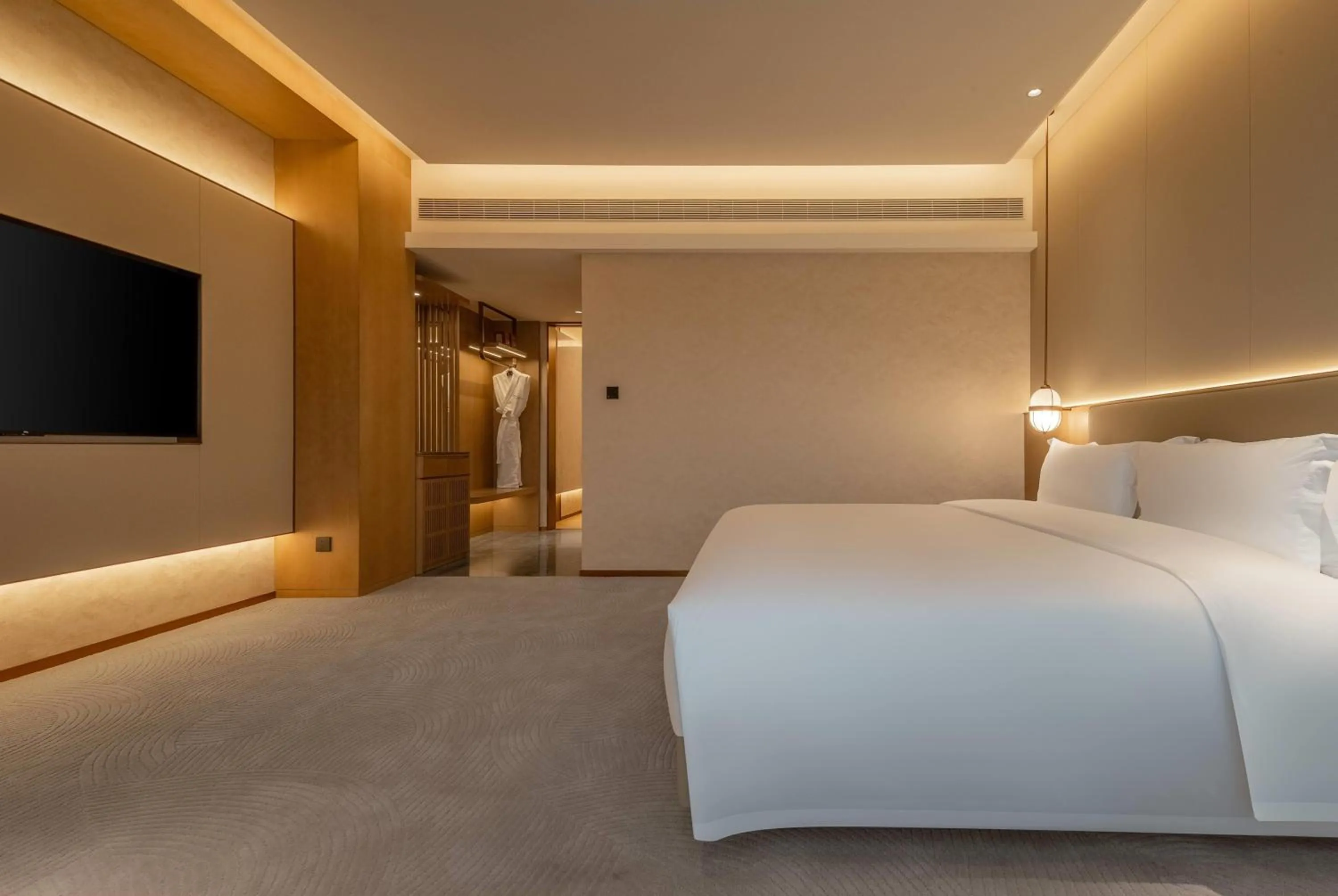 Bed in Wyndham Garden Shanghai Songjiang